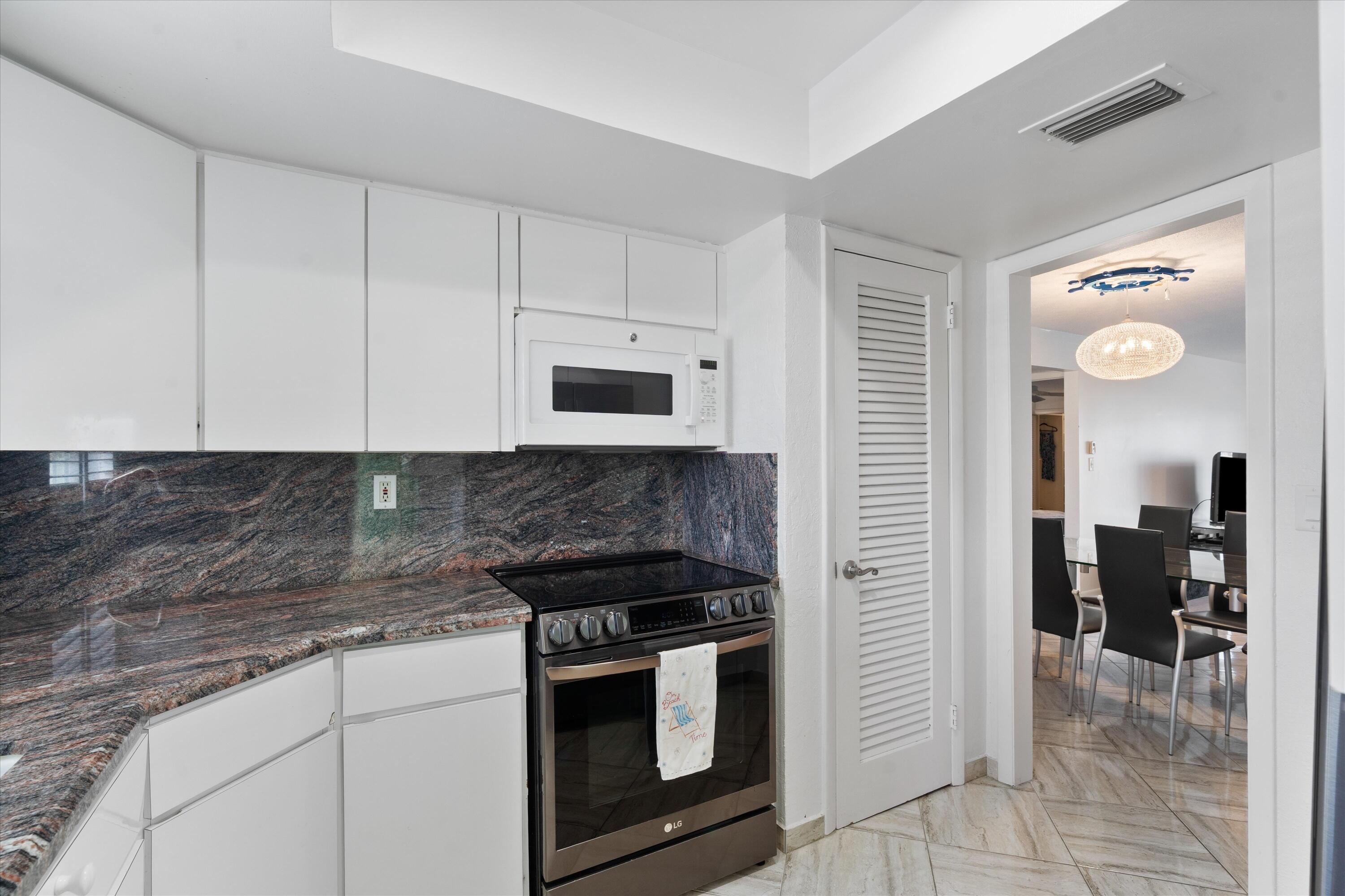117 Lehane Terrace 210, North Palm Beach, FL 33408, North Palm Beach - Photo 4