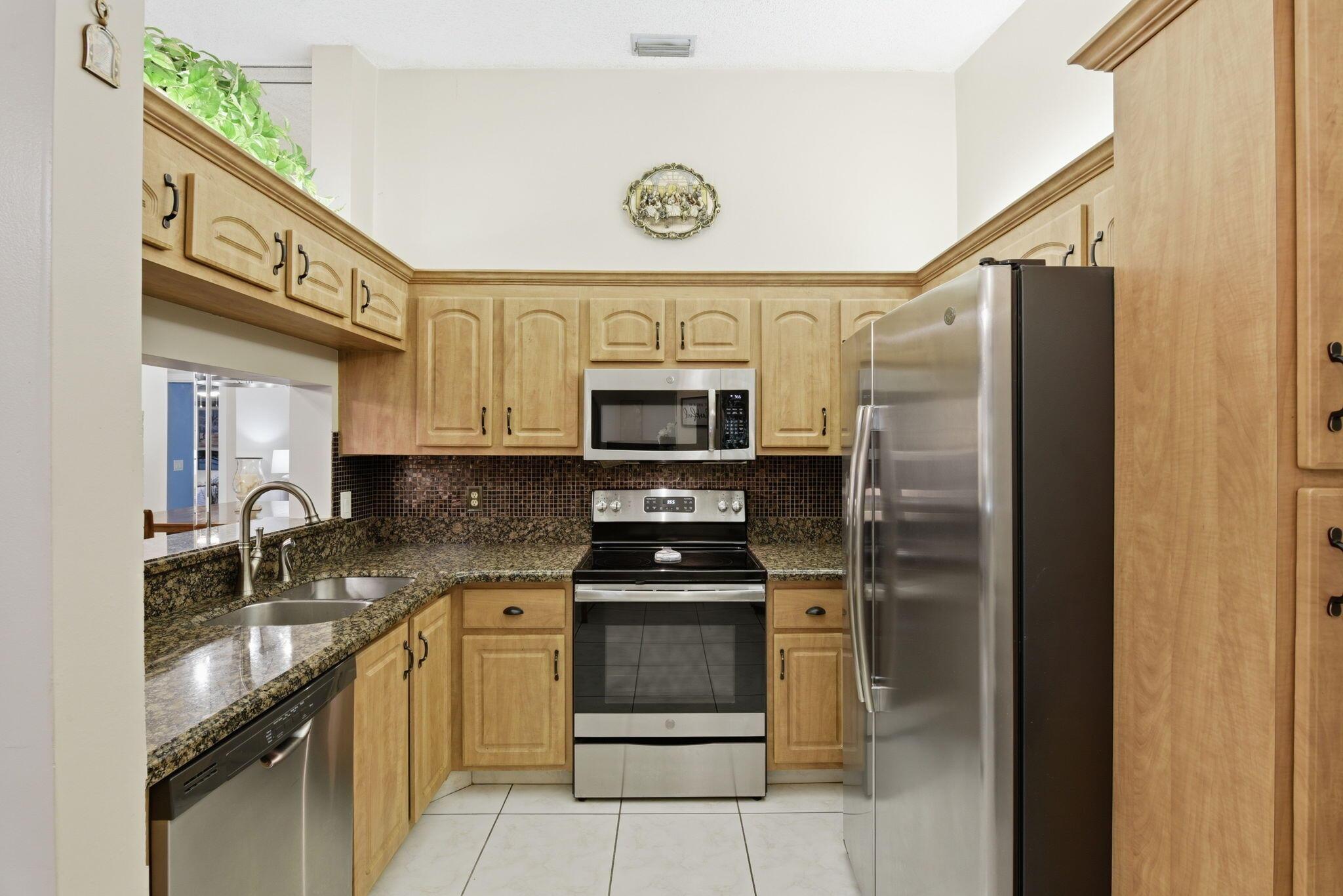 13811 Oneida Drive F2, Delray Beach, FL 33446, Delray Beach - Photo 4