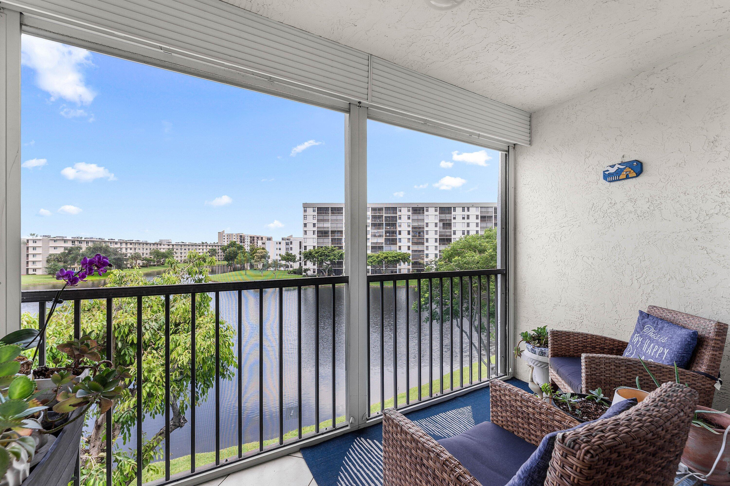 2222 N Cypress Bend Drive 403, Pompano Beach, FL 33069, Pompano Beach - Photo 2