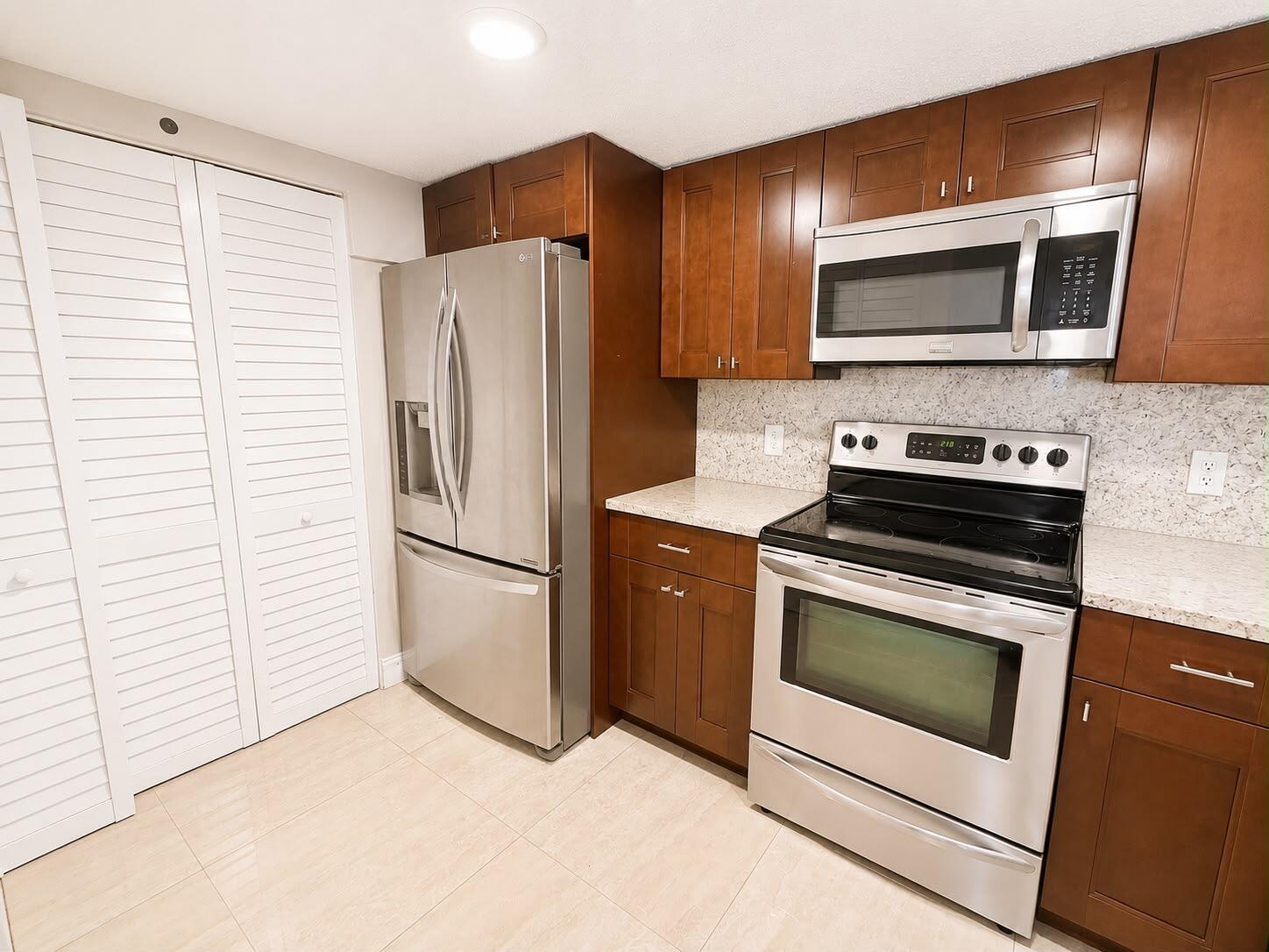 5045 Wiles Road 105, Coconut Creek, FL 33073, Coconut Creek - Photo 5