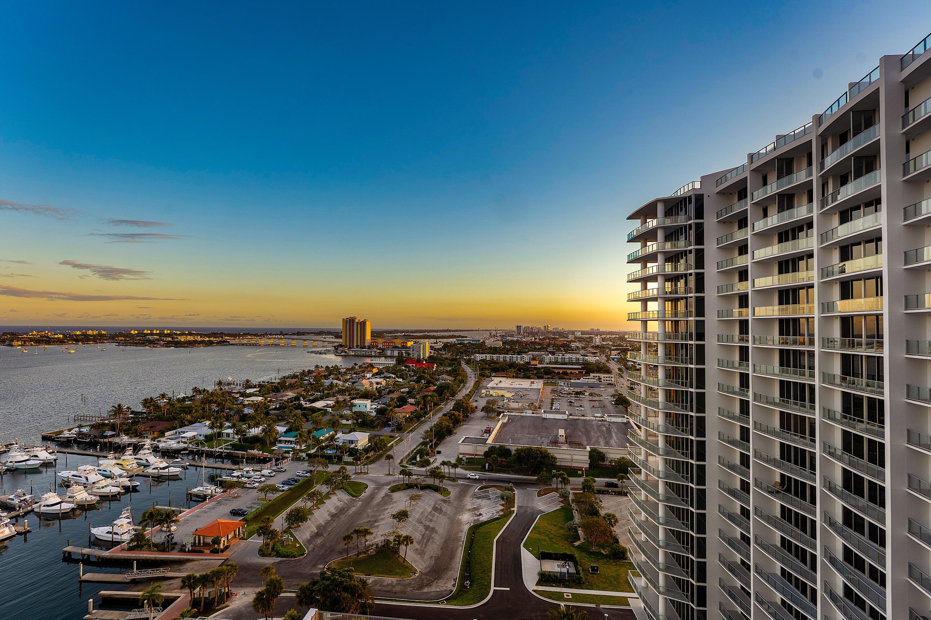 220 Lake Shore Drive 1911, Lake Park, FL 33403, Lake Park - Photo 4