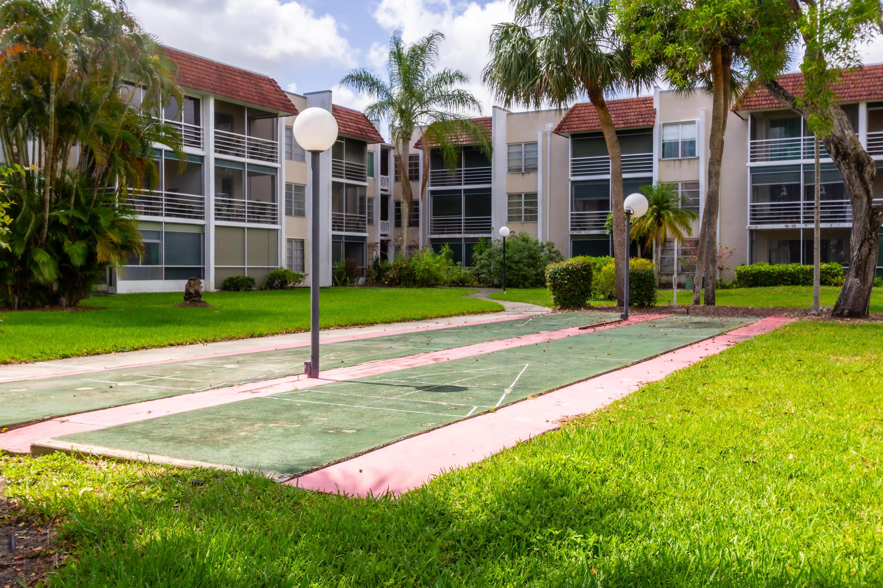 3531 Inverrary Drive H406, Lauderhill, FL 33319, Lauderhill - Photo 2