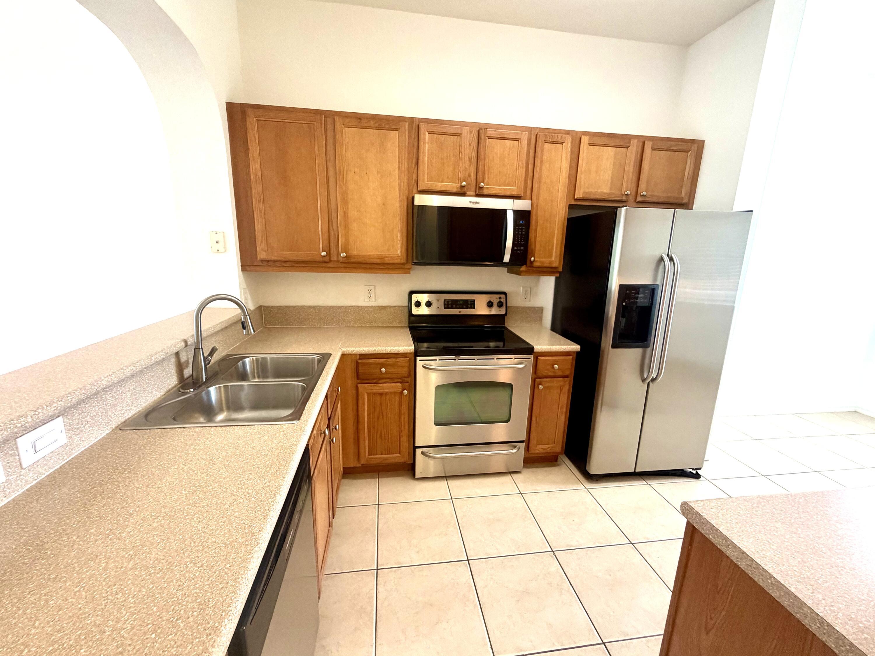 3600 Oaks Clubhouse Drive 309, Pompano Beach, FL 33069, Pompano Beach - Photo 3