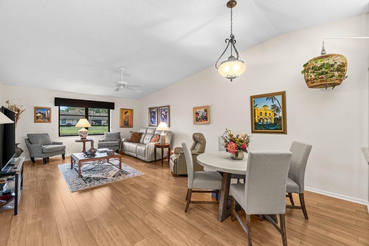 8286 Springlake Drive, Boca Raton, FL 33496, Boca Raton - Photo 2