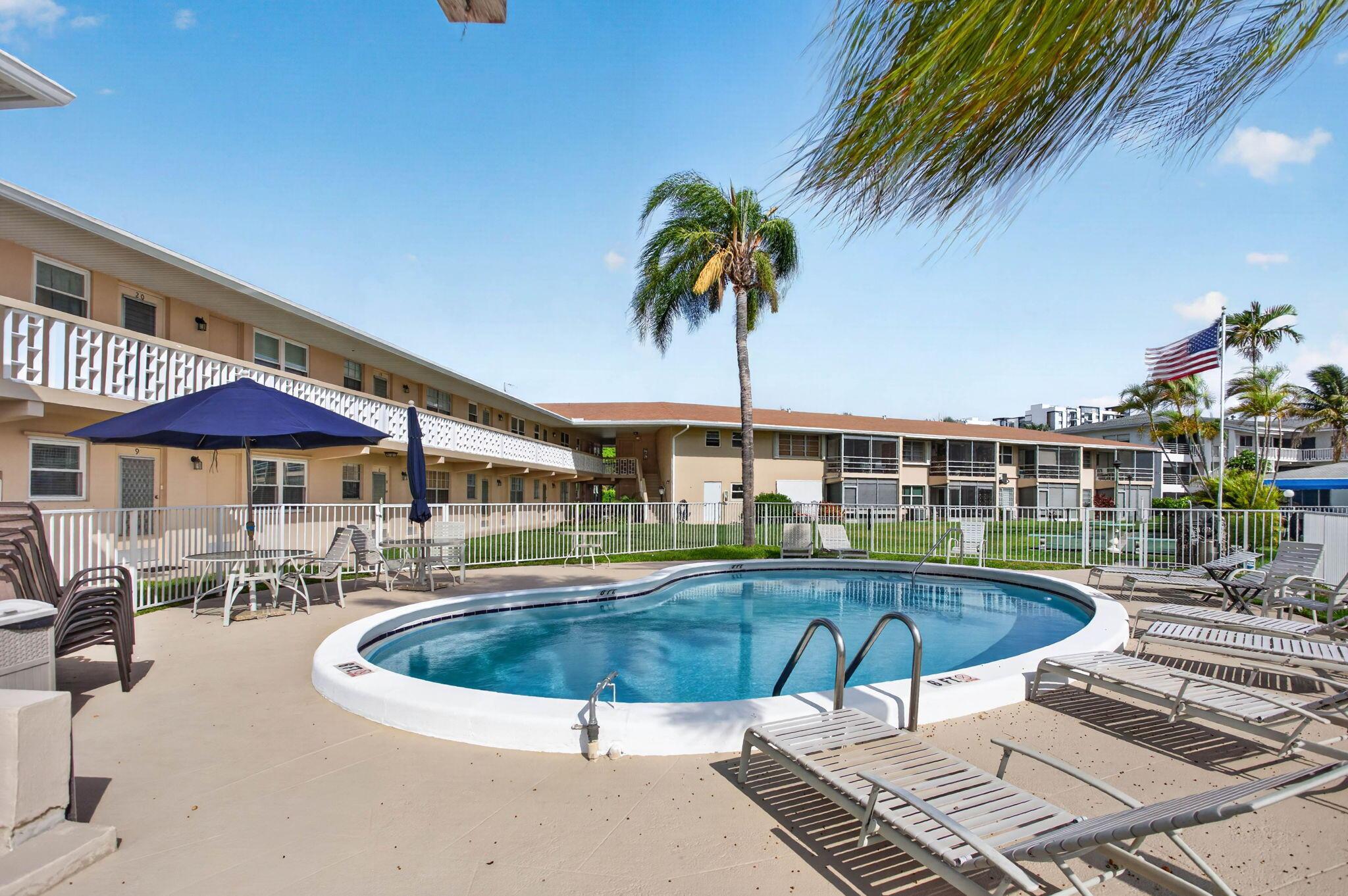 298 SE 6th Avenue 9, Pompano Beach, FL 33060, Pompano Beach - Photo 2