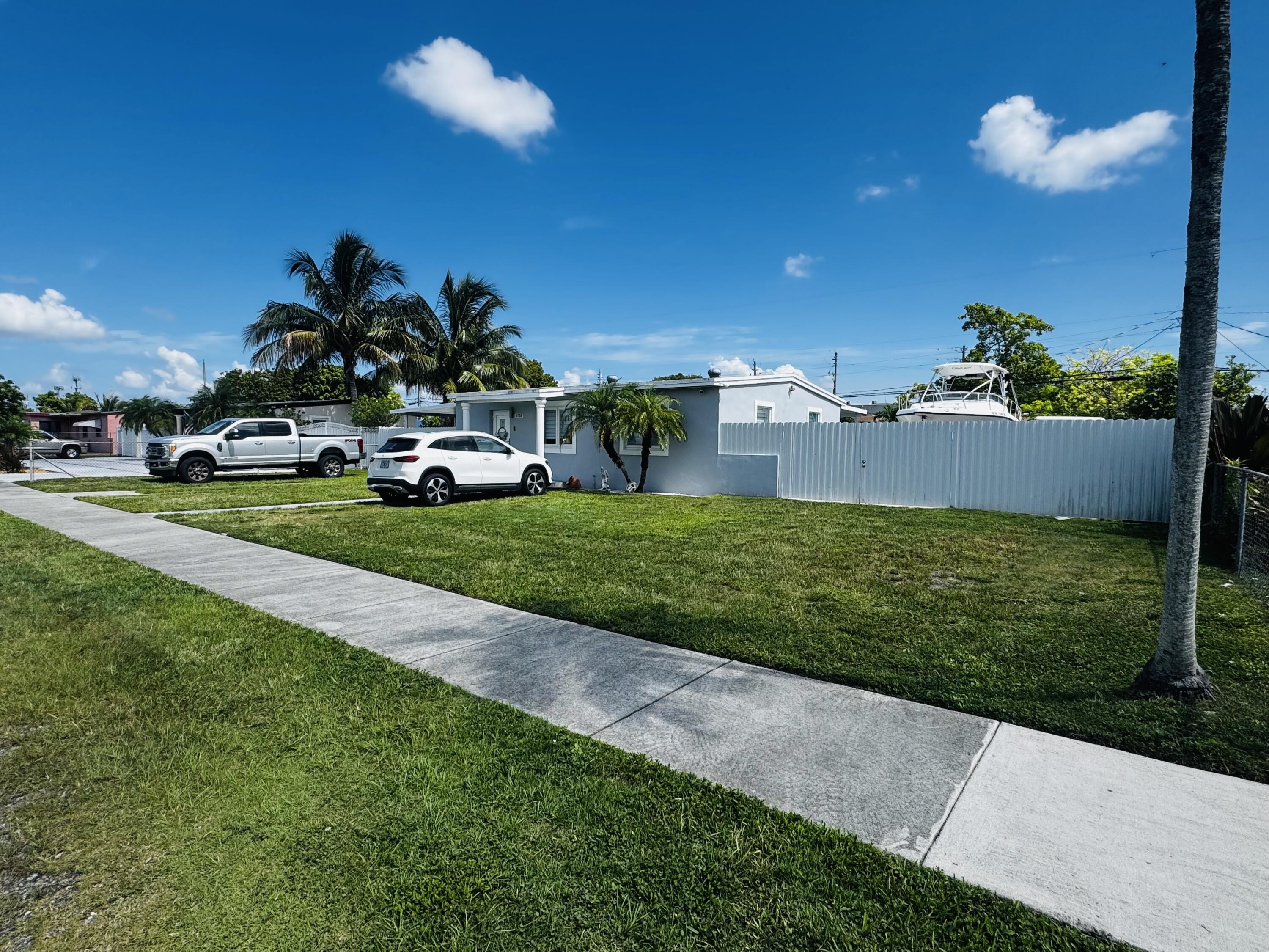 9235 SW 41st Street, Miami, FL 33165, Miami - Photo 2