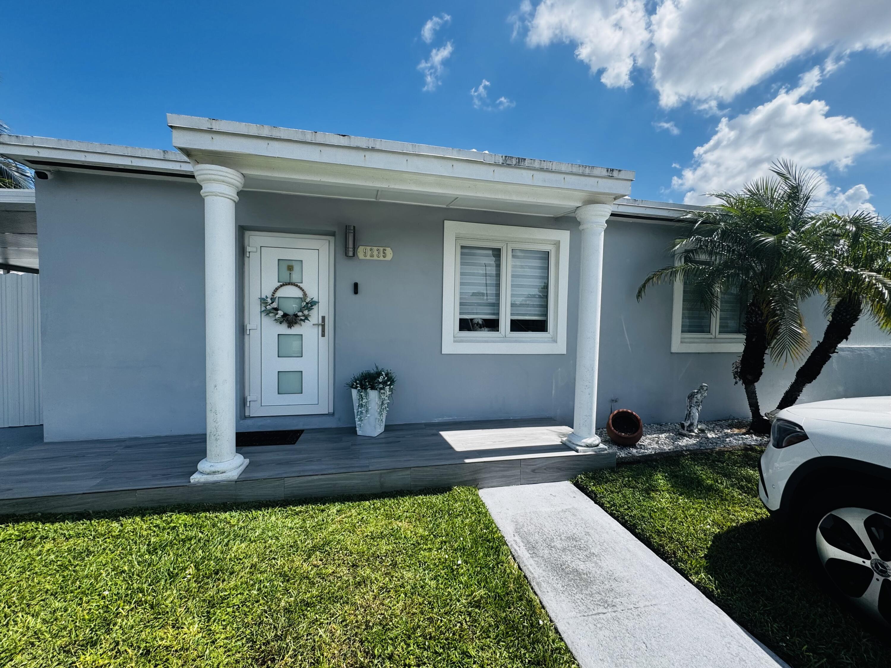 9235 SW 41st Street, Miami, FL 33165, Miami - Photo 4
