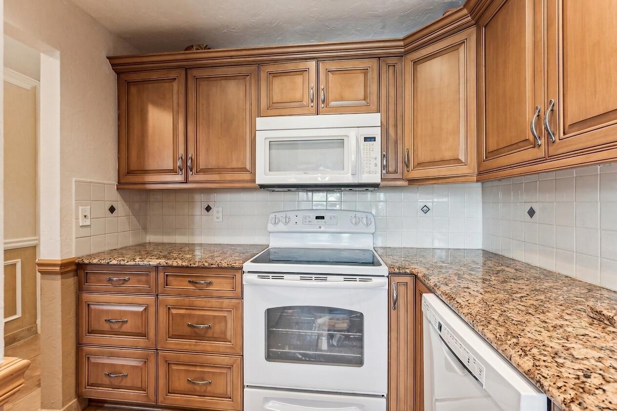 1051 Orange Terrace 103, Delray Beach, FL 33445, Delray Beach - Photo 3