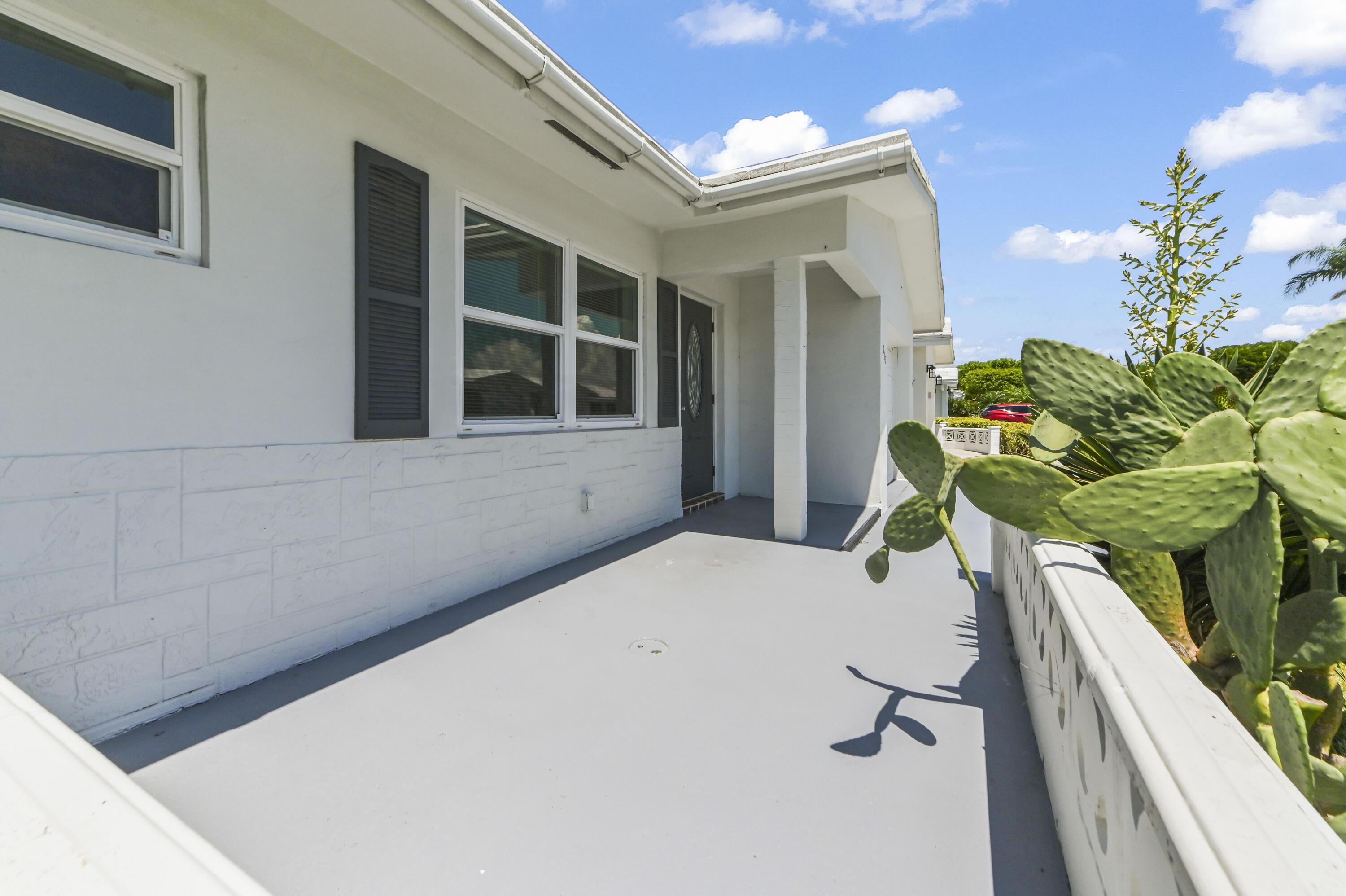 717 SW 16th Street, Boynton Beach, FL 33426, Boynton Beach - Photo 3