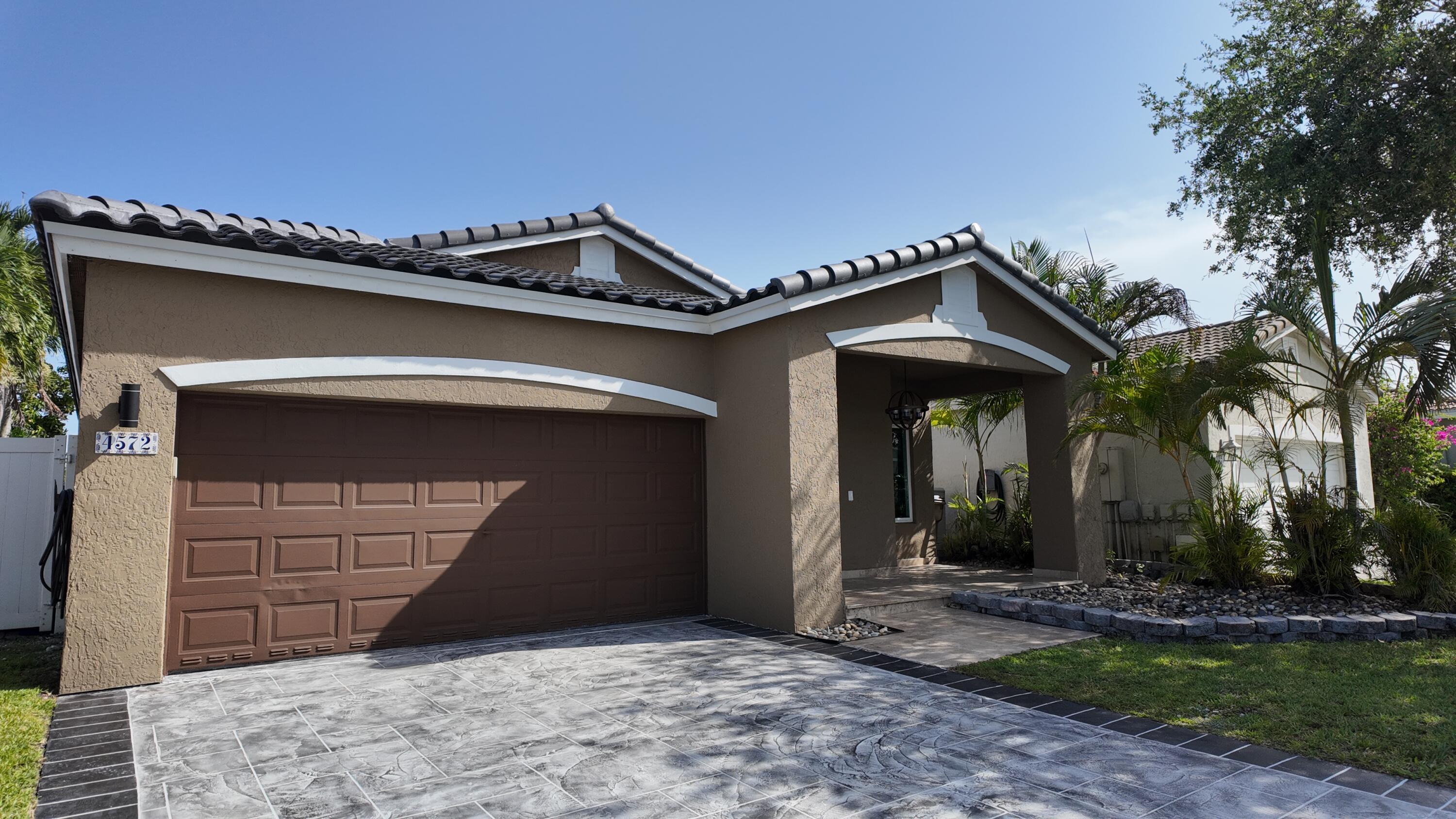 4572 SW 14th Street, Deerfield Beach, FL 33442, Deerfield Beach - Photo 3