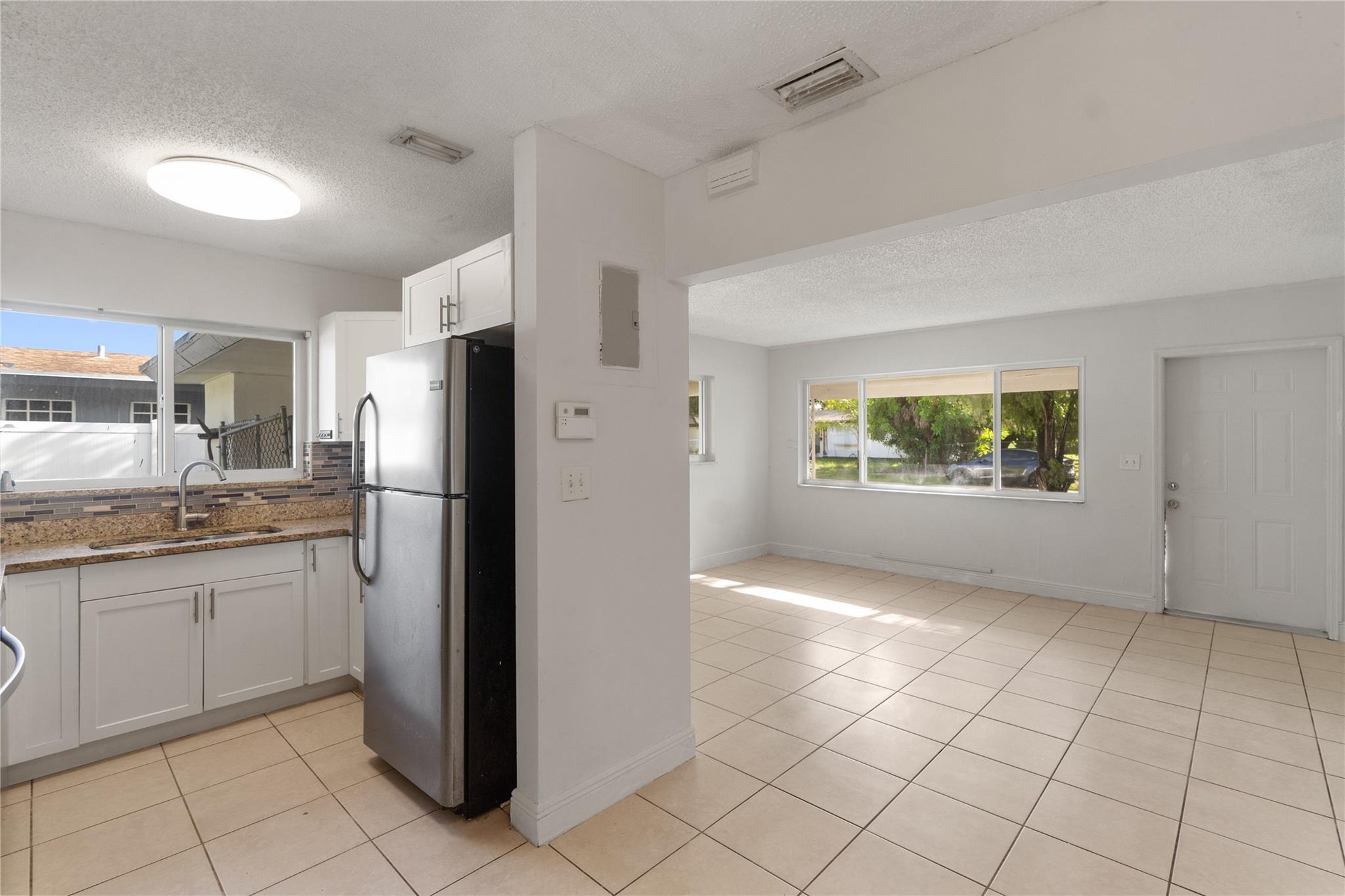 2001 NW 14th Avenue, Fort Lauderdale, FL 33311, Fort Lauderdale - Photo 4