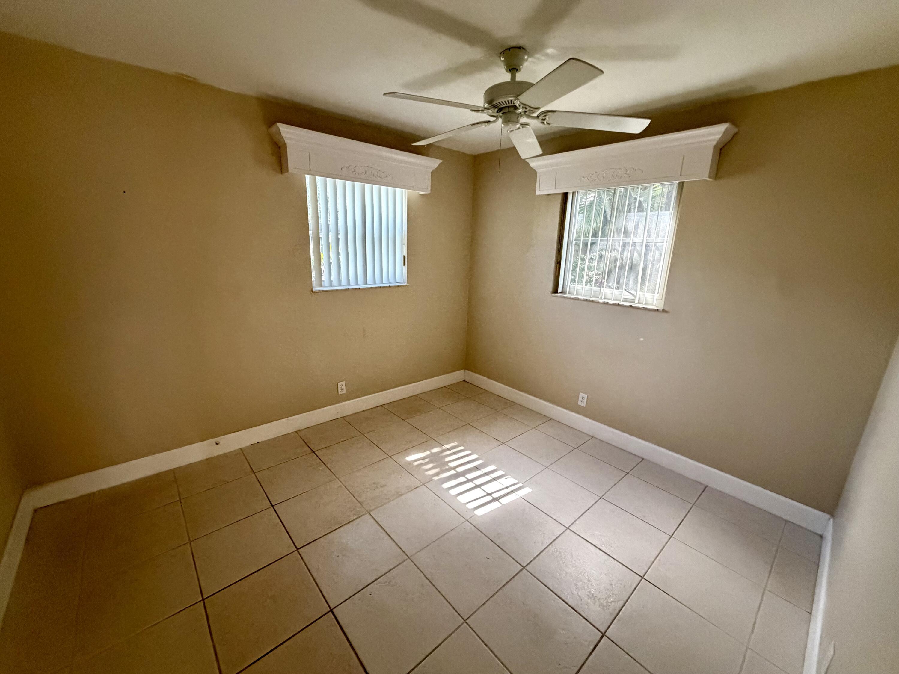 1410 N 67th Terrace, Hollywood, FL 33024, Hollywood - Photo 4