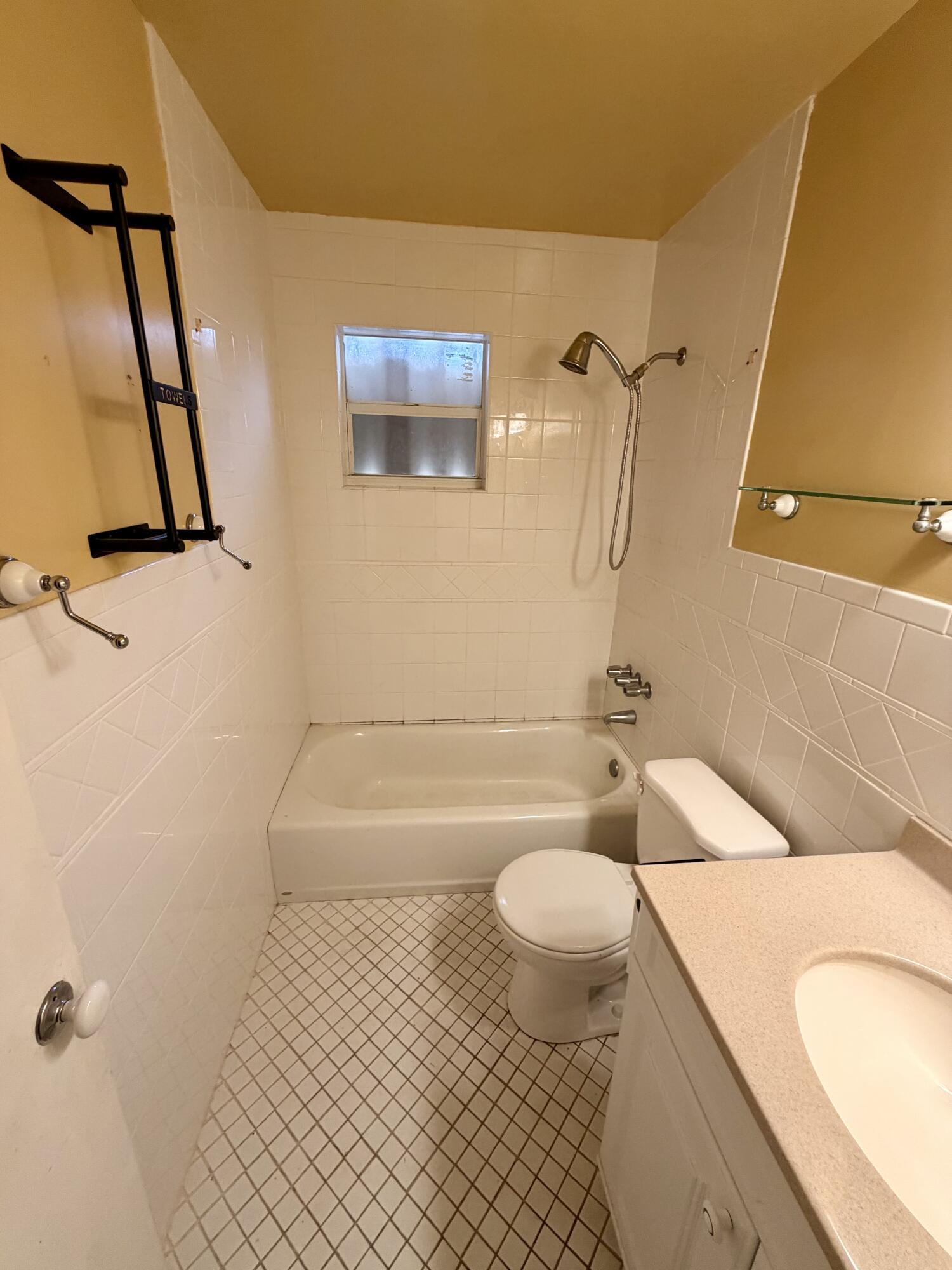 1410 N 67th Terrace, Hollywood, FL 33024, Hollywood - Photo 5