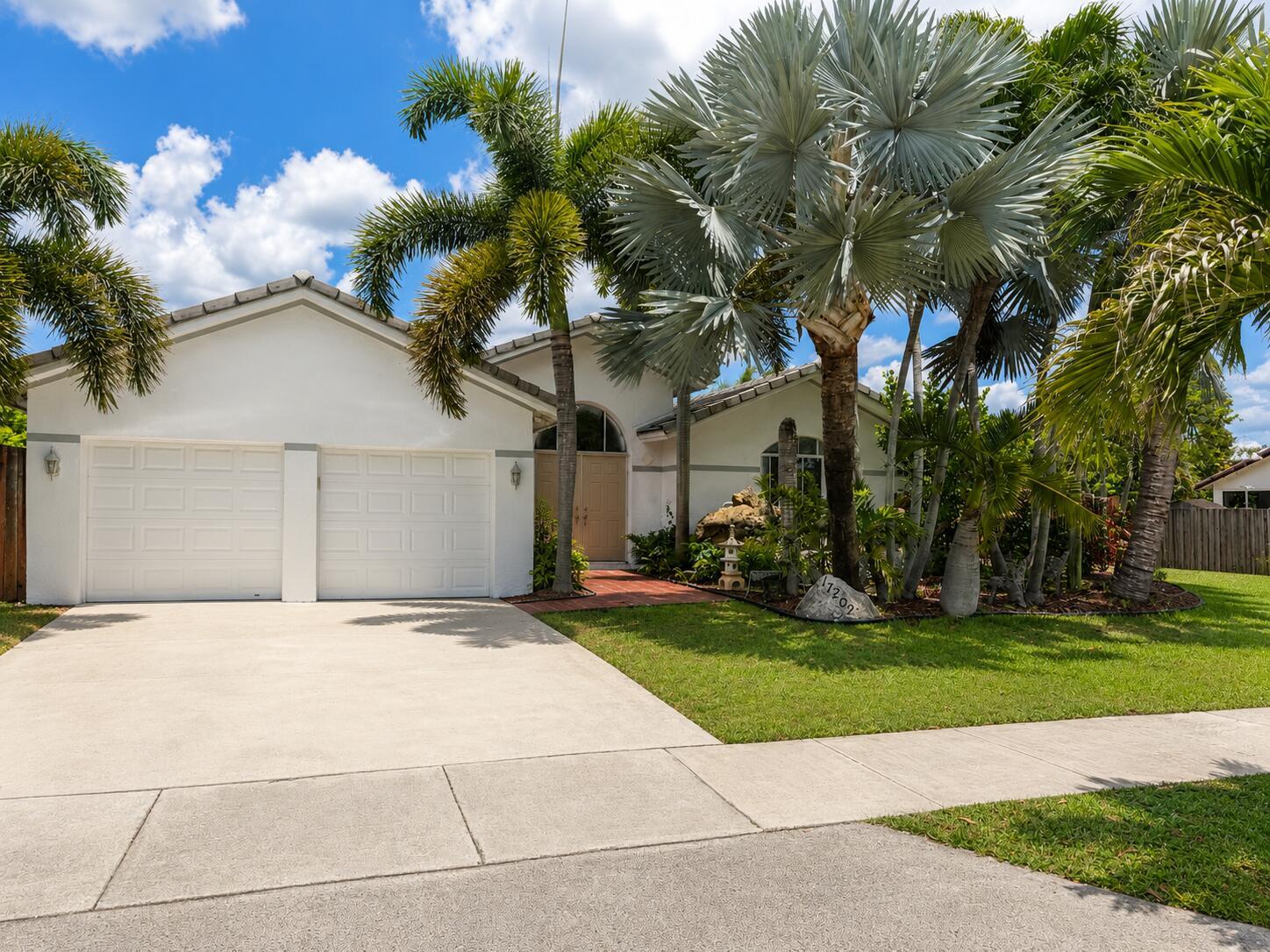 17202 SW 149th Place, Miami, FL 33187, Miami - Photo 2
