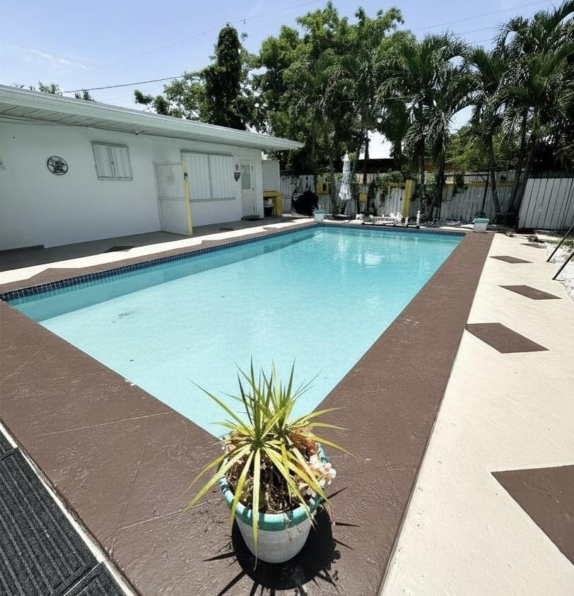825 NE 6th Street 2, Hallandale Beach, FL 33009, Hallandale Beach