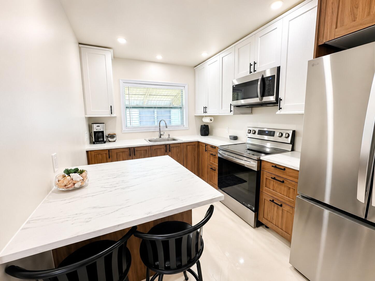 825 NE 6th Street 2, Hallandale Beach, FL 33009, Hallandale Beach - Photo 2