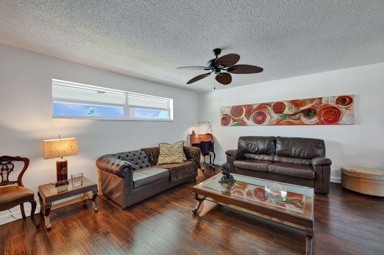 35 Colonial Club Drive 203, Boynton Beach, FL 33435, Boynton Beach - Photo 4