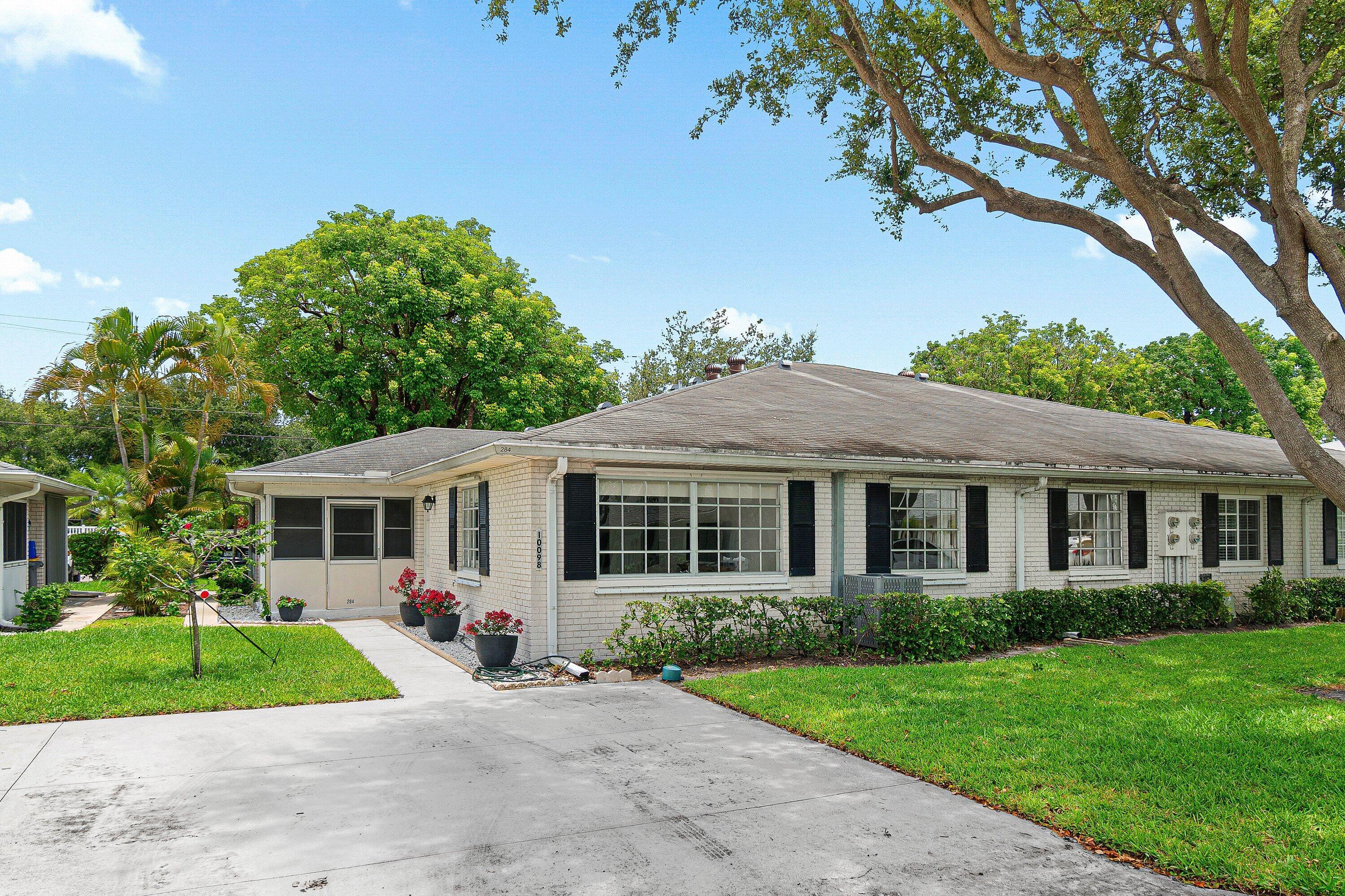 10098 S 40th Drive S, Boynton Beach, FL 33436, Boynton Beach - Photo 2