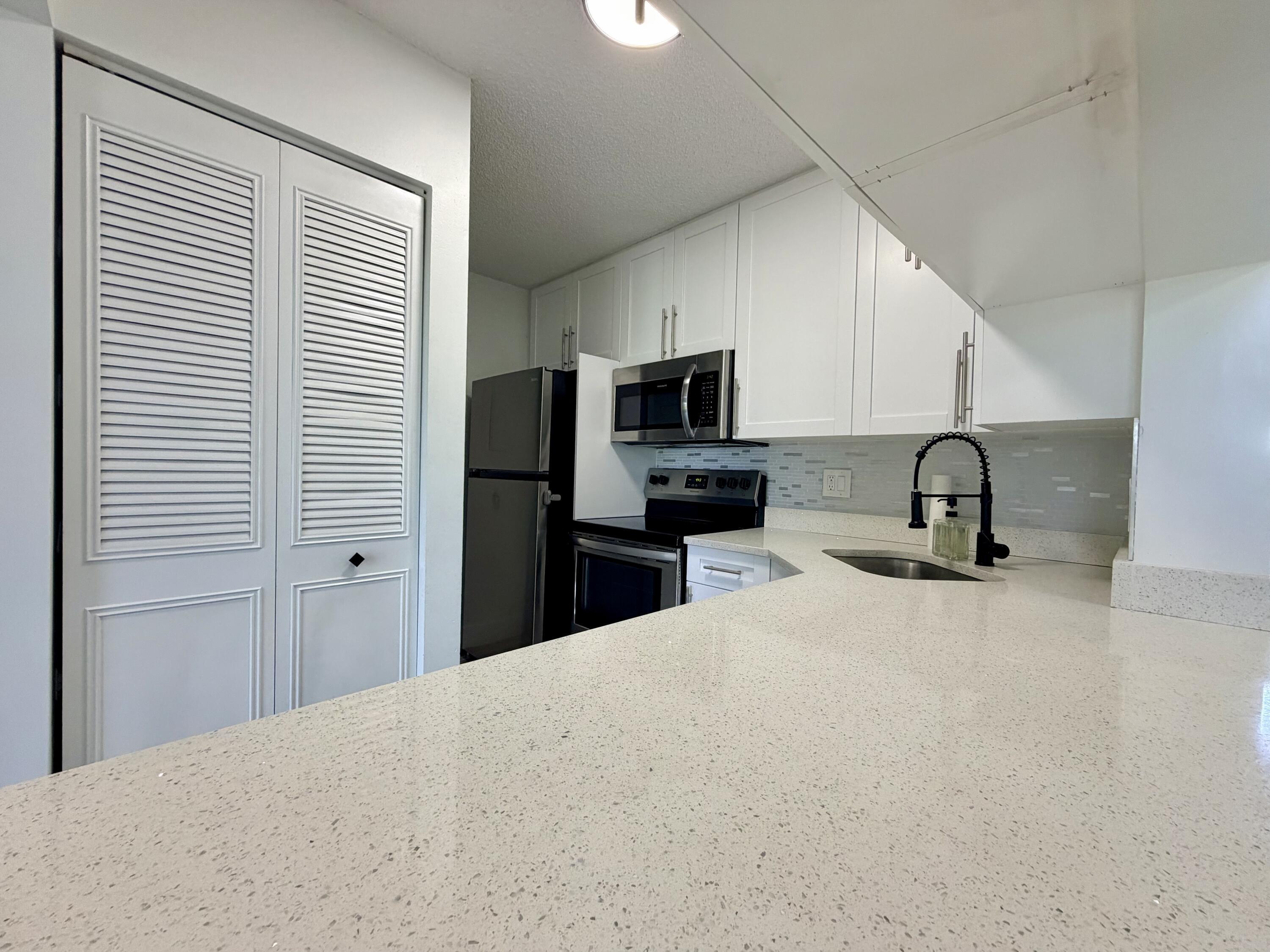 616 Sea Pine Way C3, Greenacres, FL 33415, Greenacres - Photo 2