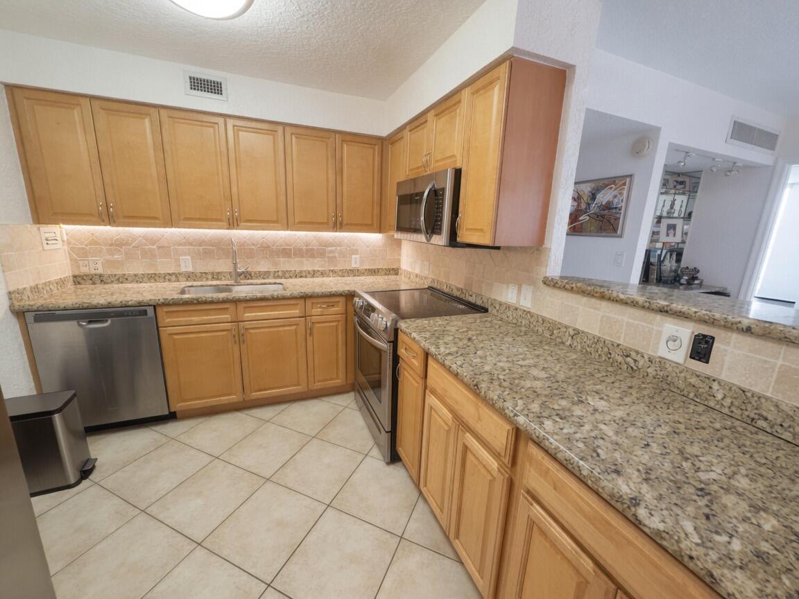 1000 Spanish River Road 4p, Boca Raton, FL 33432, Boca Raton - Photo 5