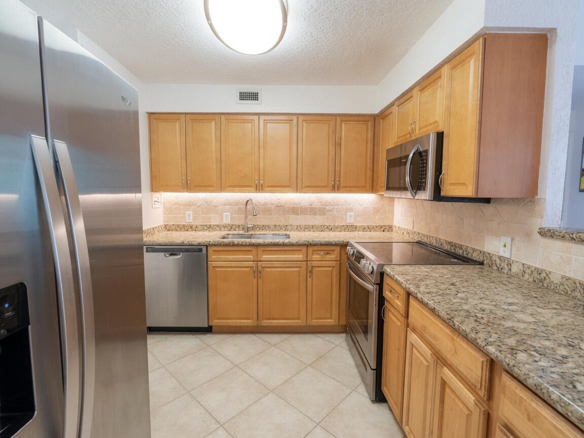 1000 Spanish River Road 4p, Boca Raton, FL 33432, Boca Raton - Photo 4