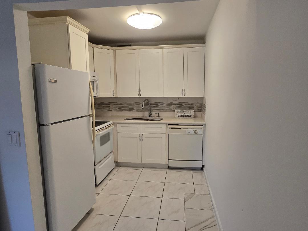 227 Kent N, West Palm Beach, FL 33417, West Palm Beach - Photo 3