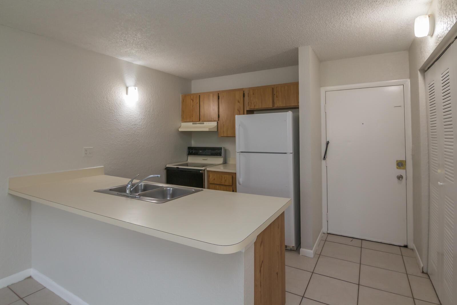 2771 Riverside Drive 109-A, Coral Springs, FL 33065, Coral Springs - Photo 2