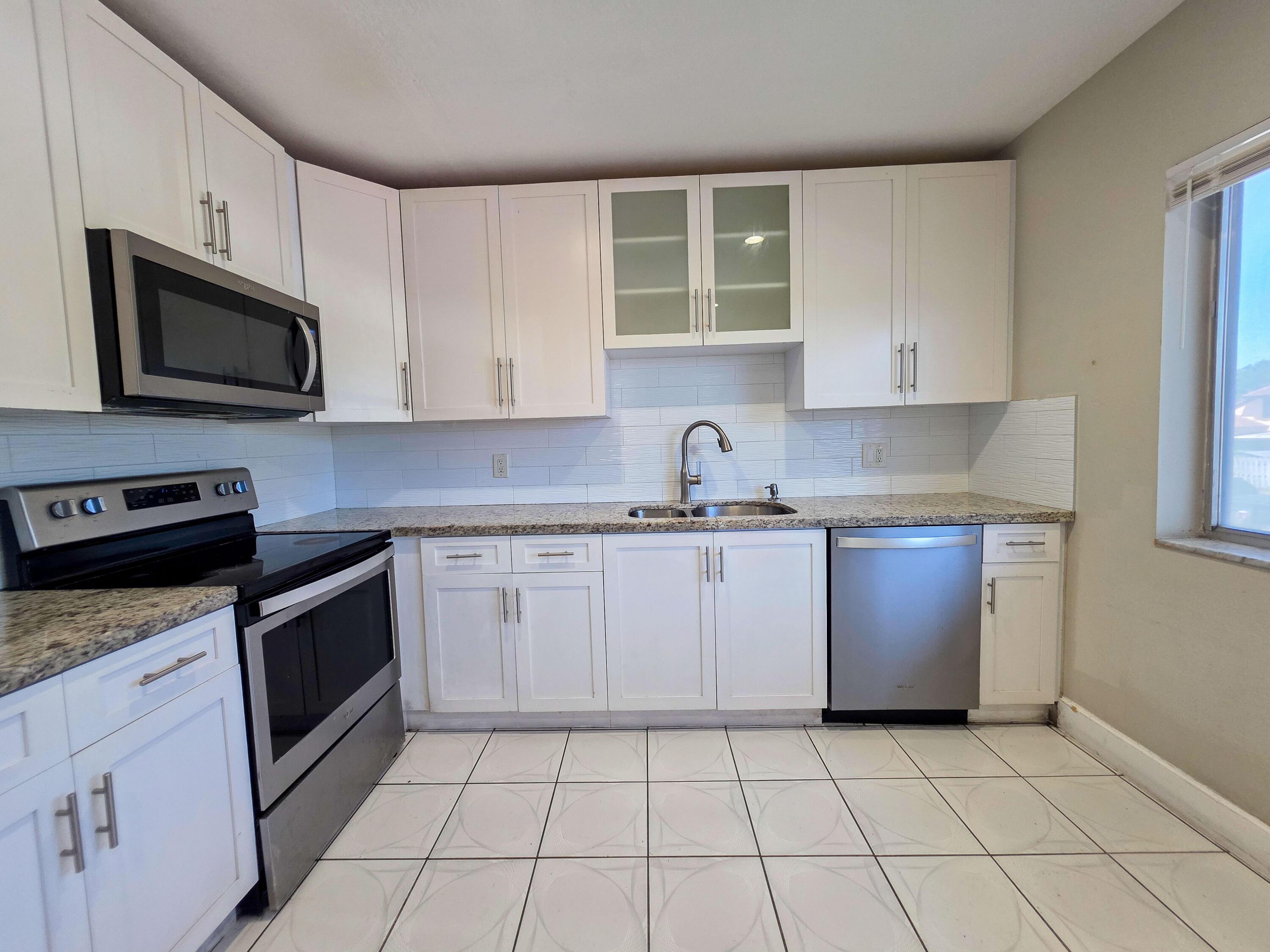 6289 Lear Drive 203, Lake Worth, FL 33462, Lake Worth - Photo 2