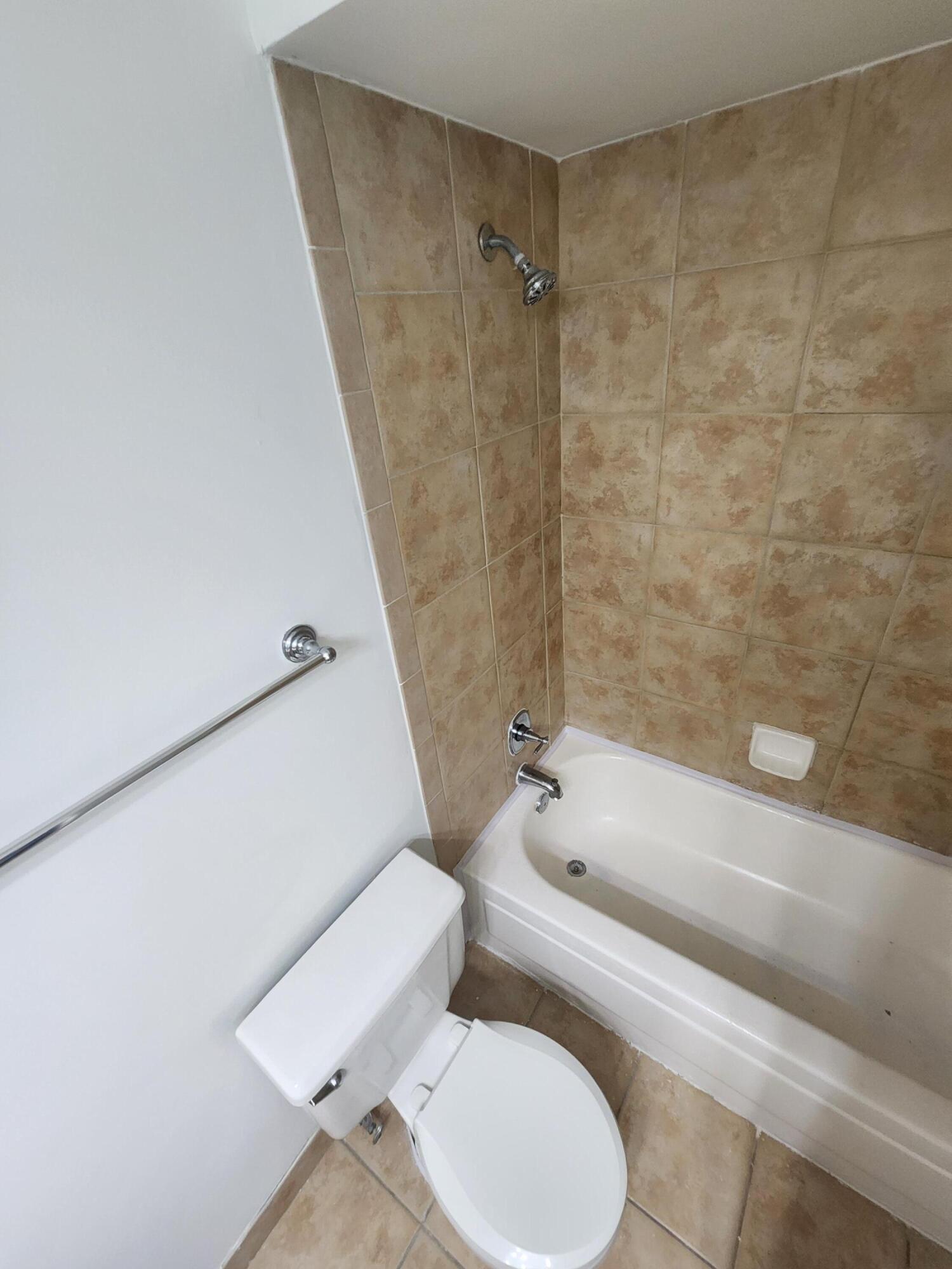 1020 Crystal Way F, Delray Beach, FL 33444, Delray Beach - Photo 4