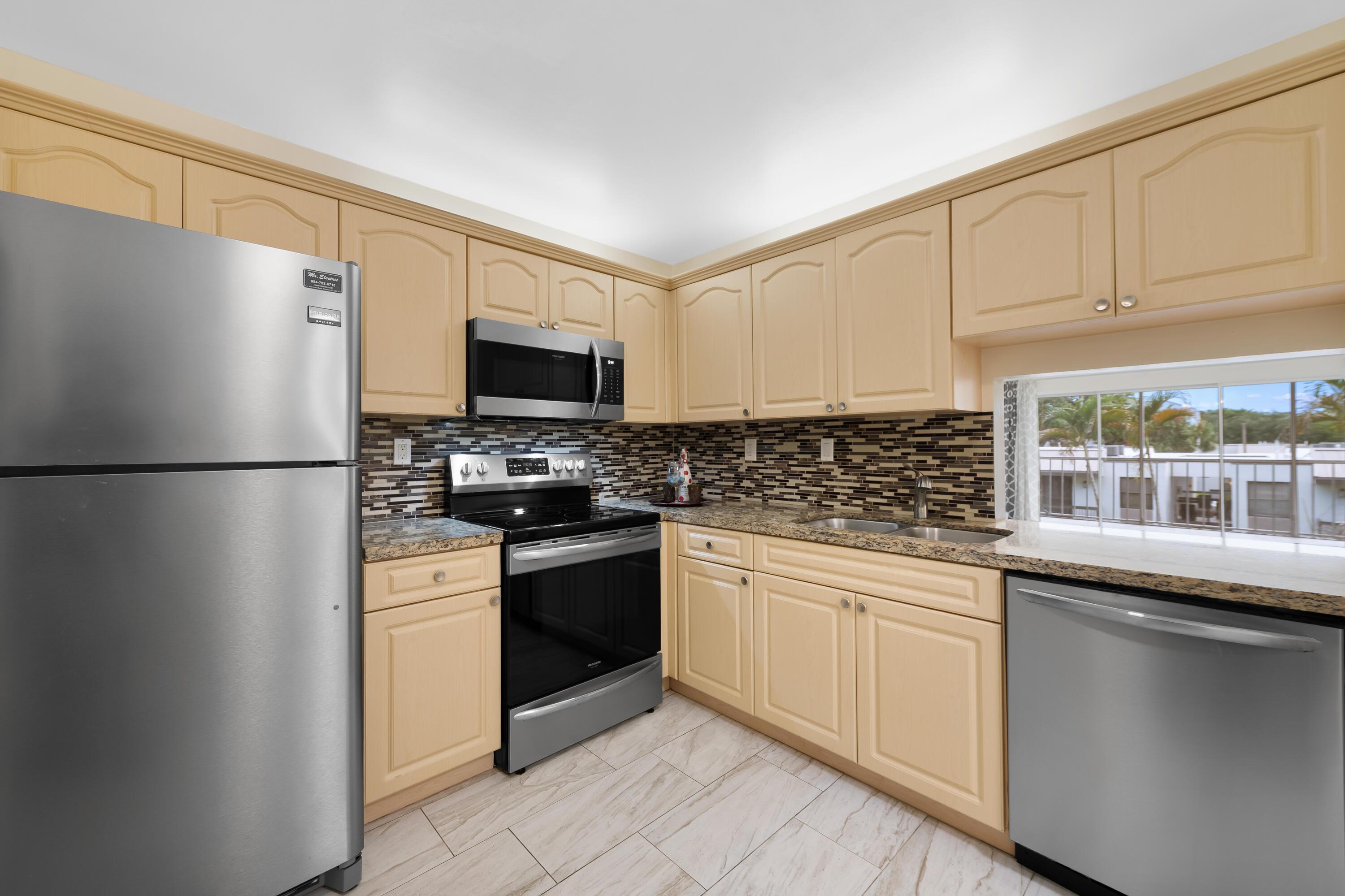 483 N Pine Island Road C304, Plantation, FL 33324, Plantation