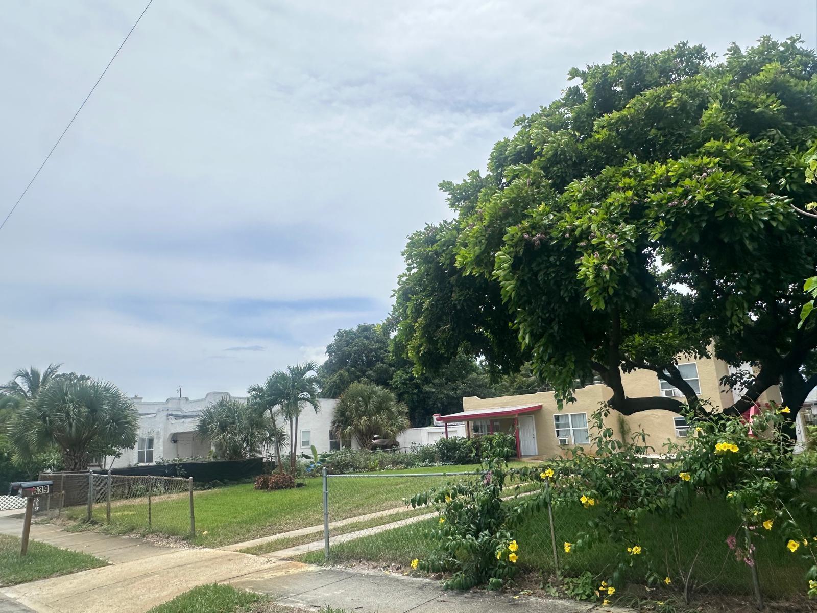 637 46th Street, West Palm Beach, FL 33407, West Palm Beach - Photo 2