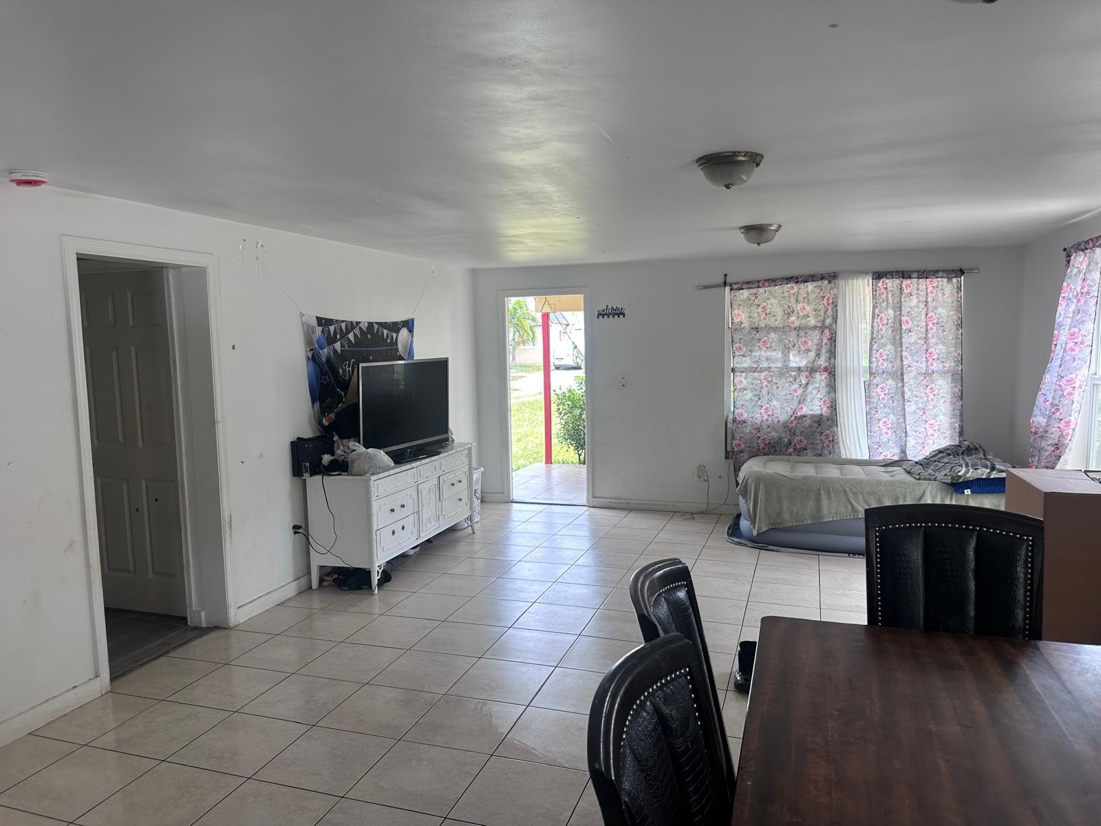 637 46th Street, West Palm Beach, FL 33407, West Palm Beach - Photo 5