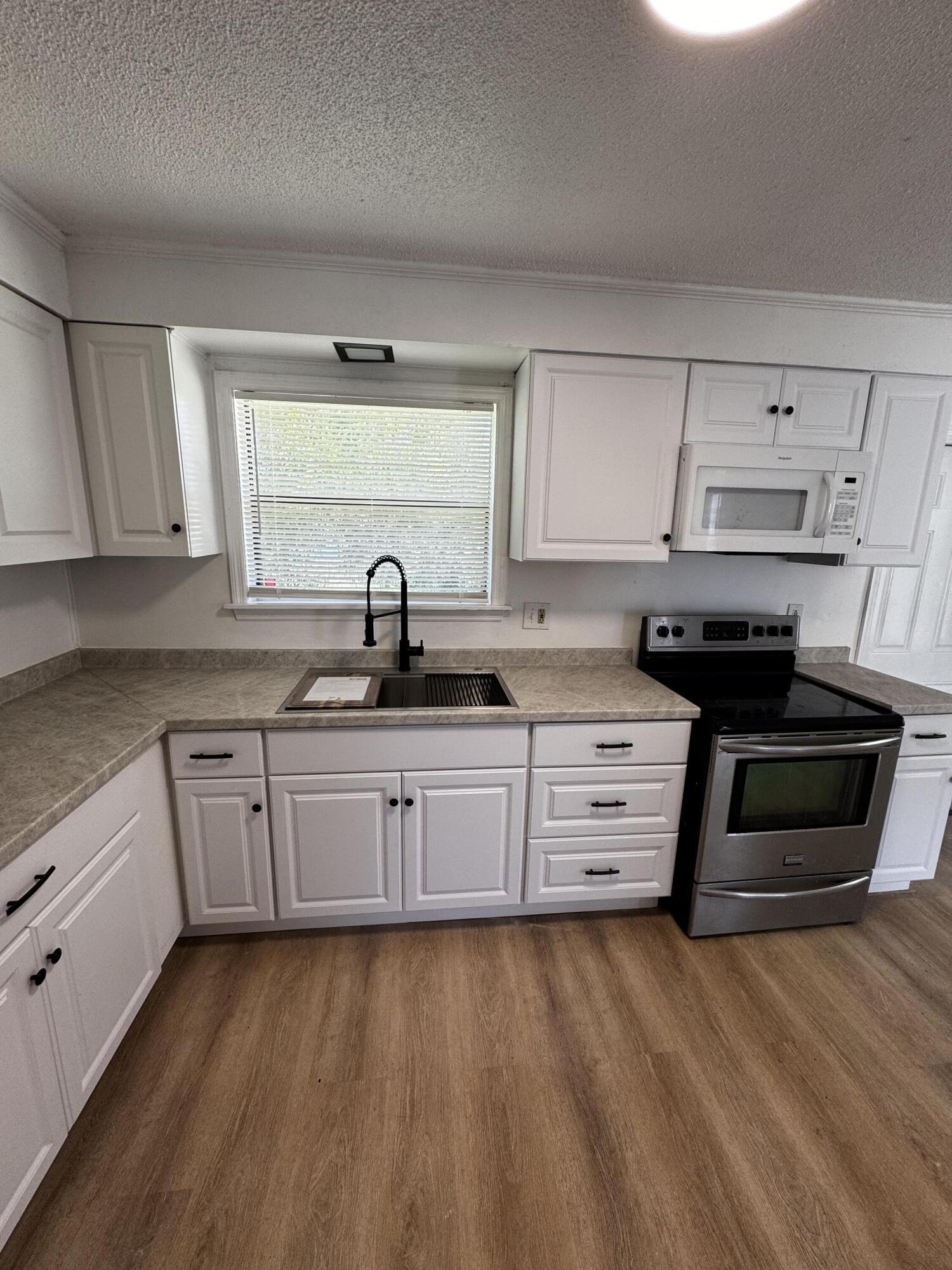 1464 W 32nd Street, Riviera Beach, FL 33404, Riviera Beach - Photo 4