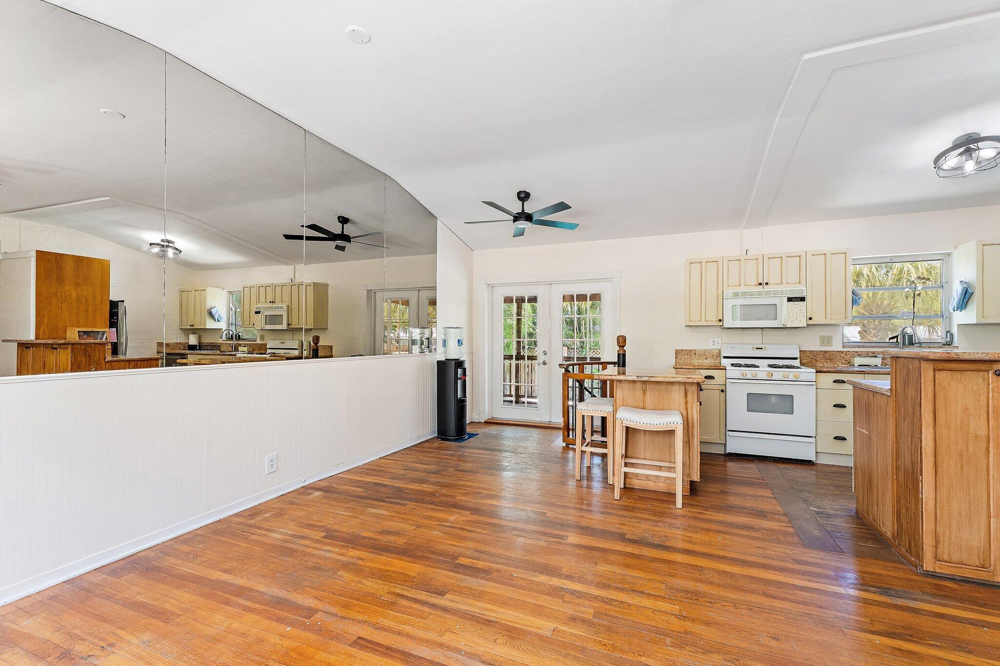 1429 Crest Drive, Lake Worth, FL 33461, Lake Worth - Photo 3