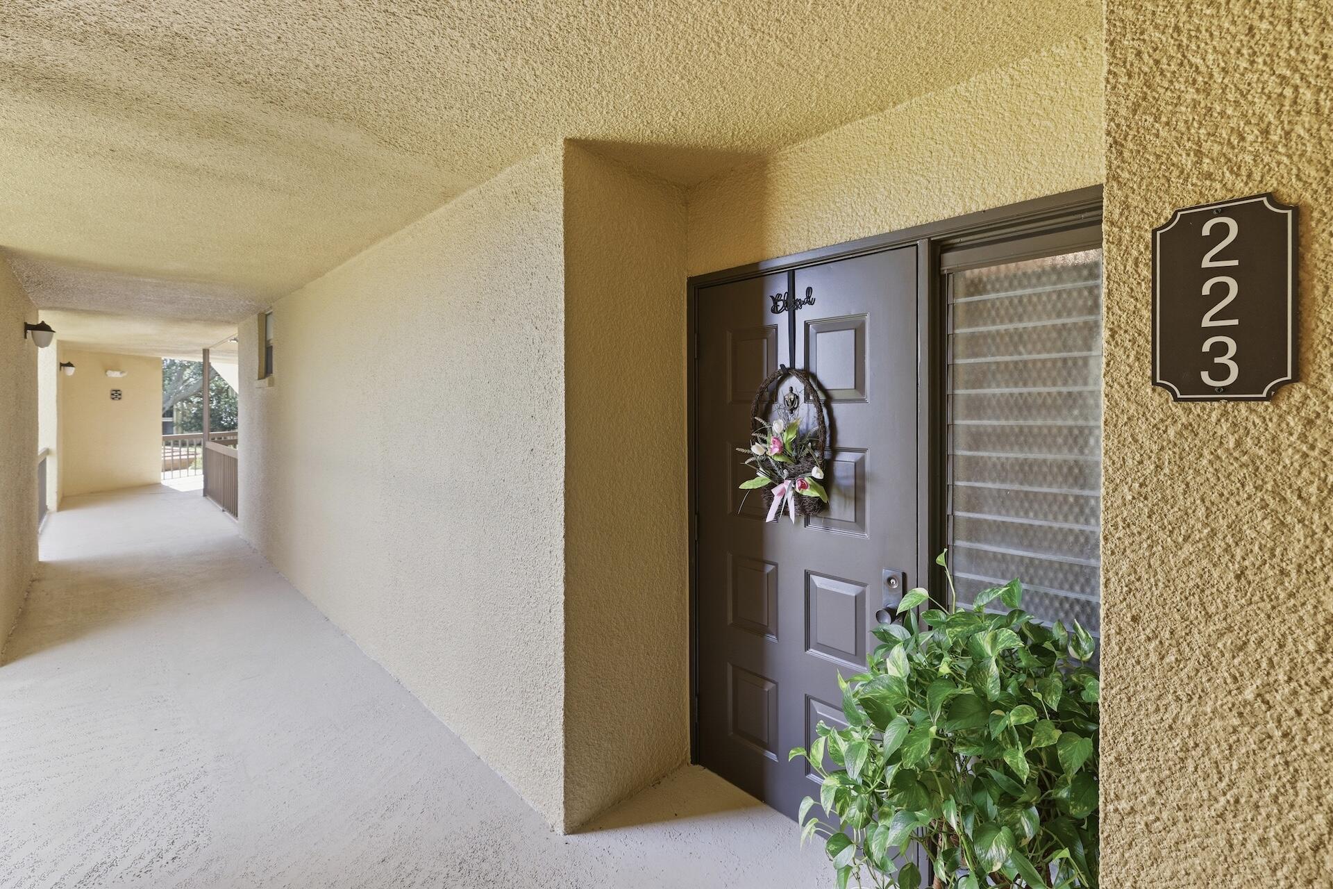 5344 Woodland Lakes Drive 223, Palm Beach Gardens, FL 33418, Palm Beach Gardens - Photo 2