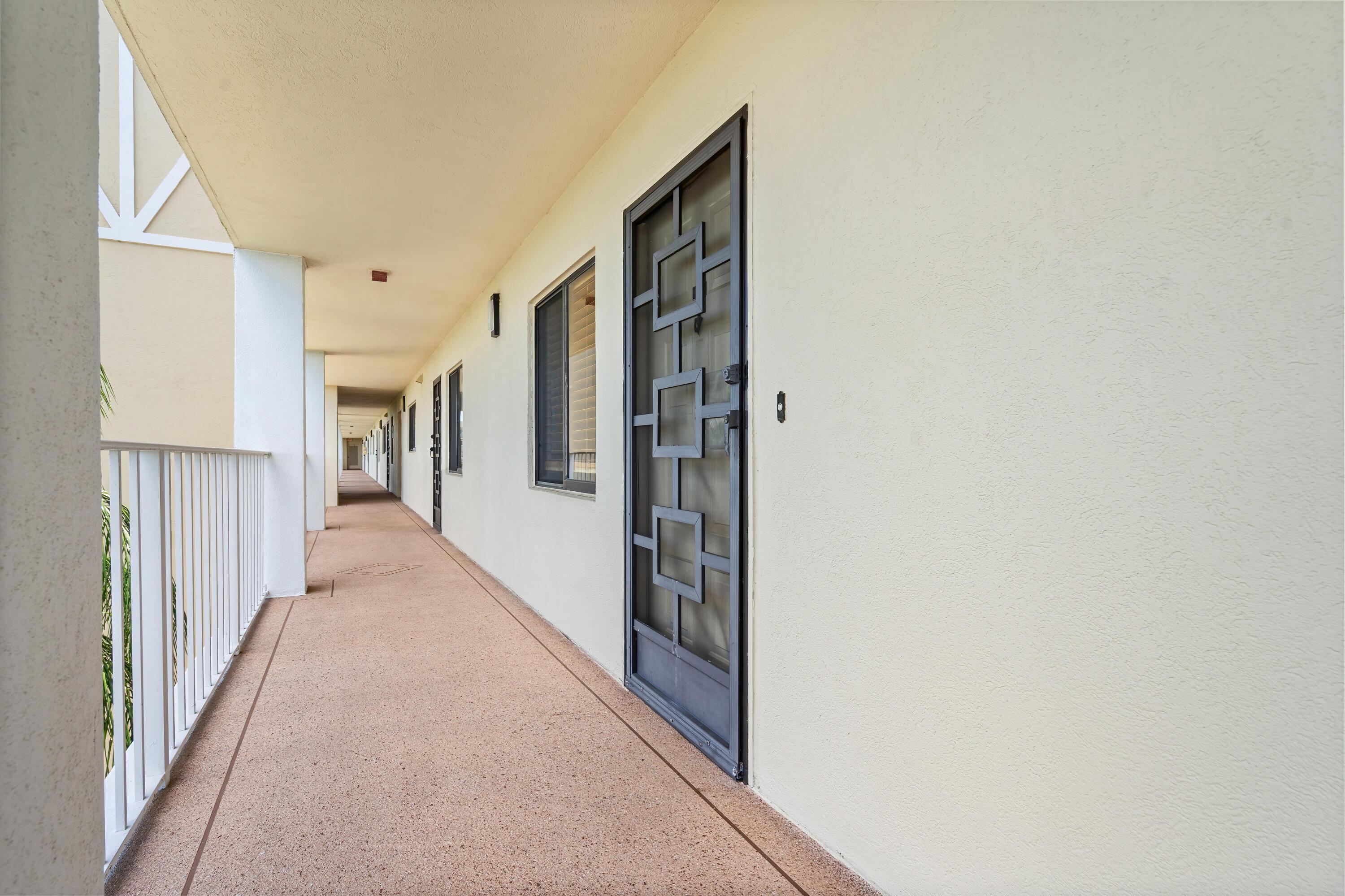 7290 Kinghurst Drive 607, Delray Beach, FL 33446, Delray Beach - Photo 5