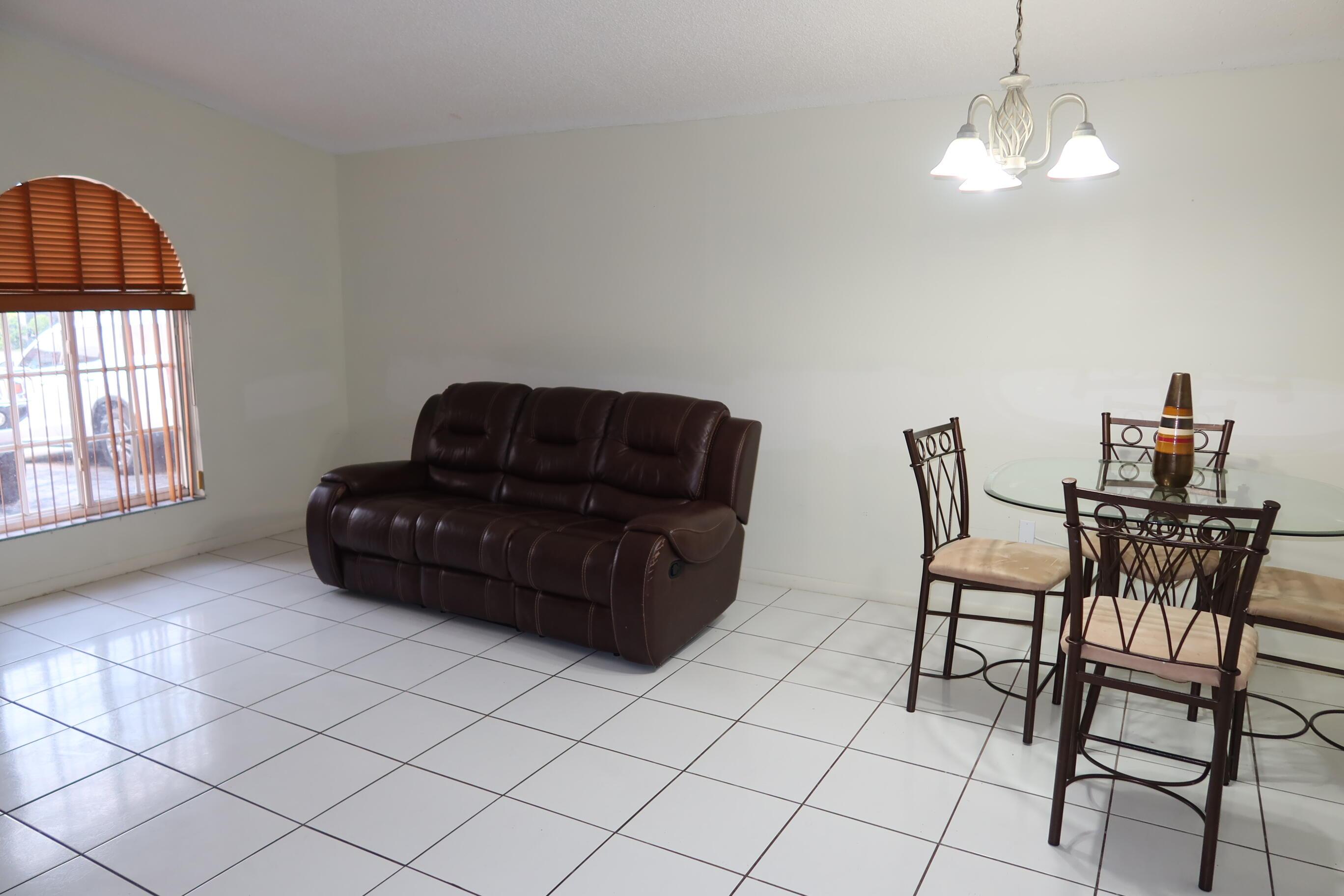 7001 W 35th Avenue 273, Hialeah, FL 33018, Hialeah - Photo 5