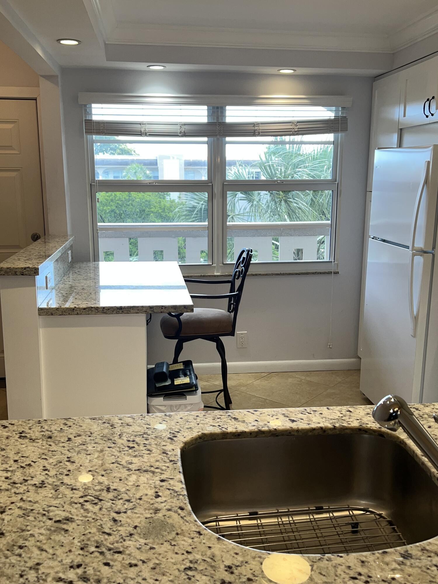 2202 Lucaya Bend C4, Coconut Creek, FL 33066, Coconut Creek - Photo 4
