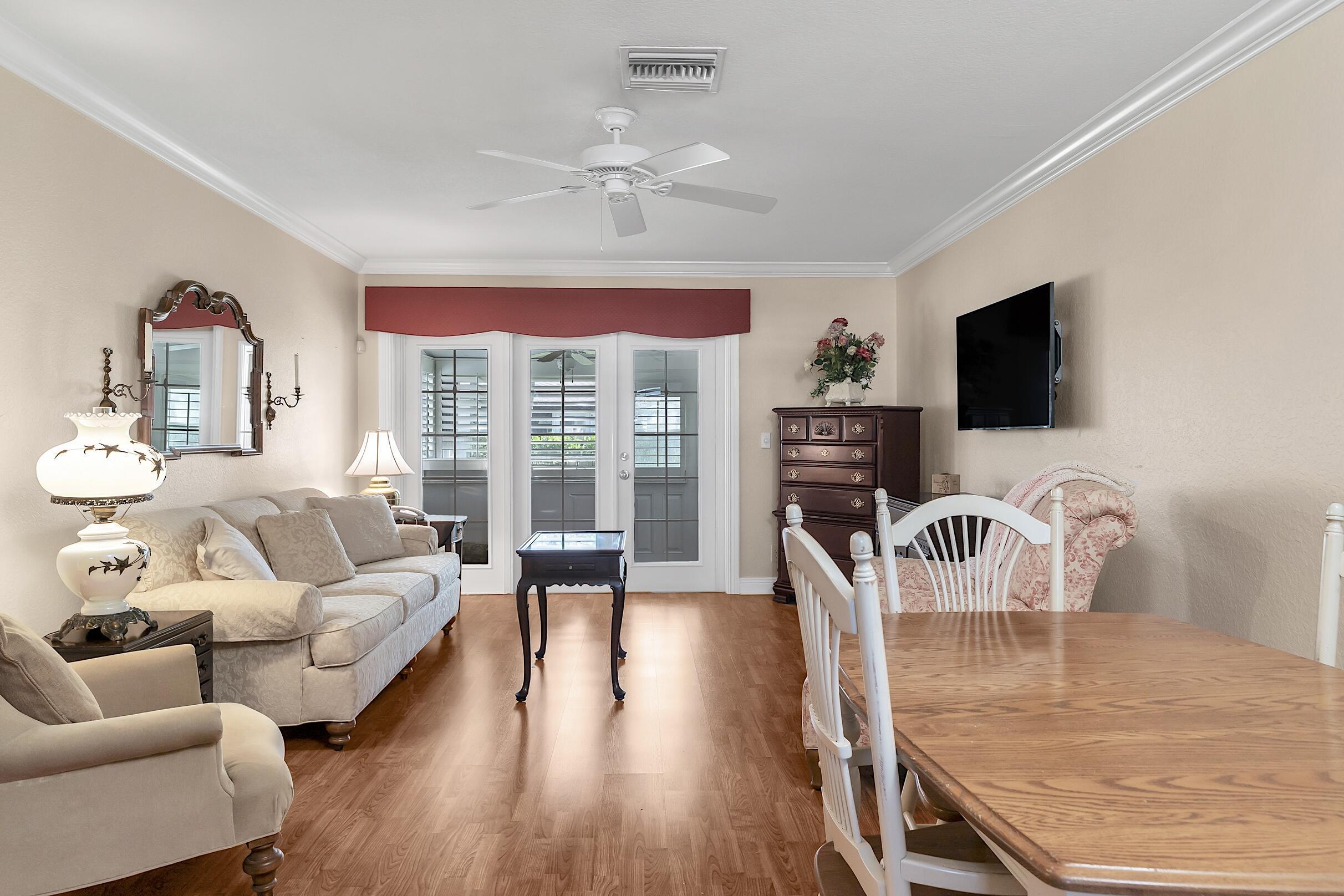 2930 Crosley Drive E M, West Palm Beach, FL 33415, West Palm Beach - Photo 2