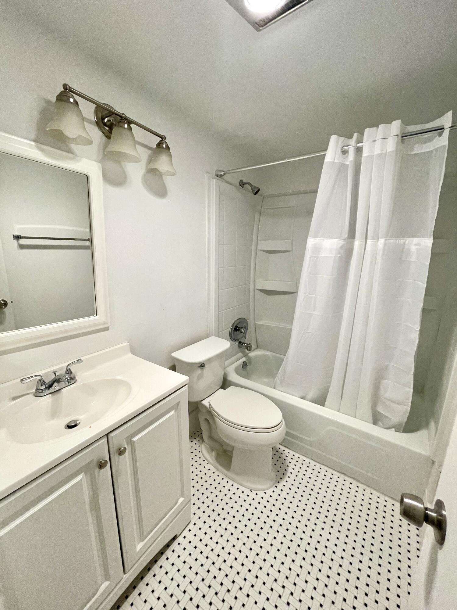203 Easthampton I, West Palm Beach, FL 33417, West Palm Beach - Photo 5