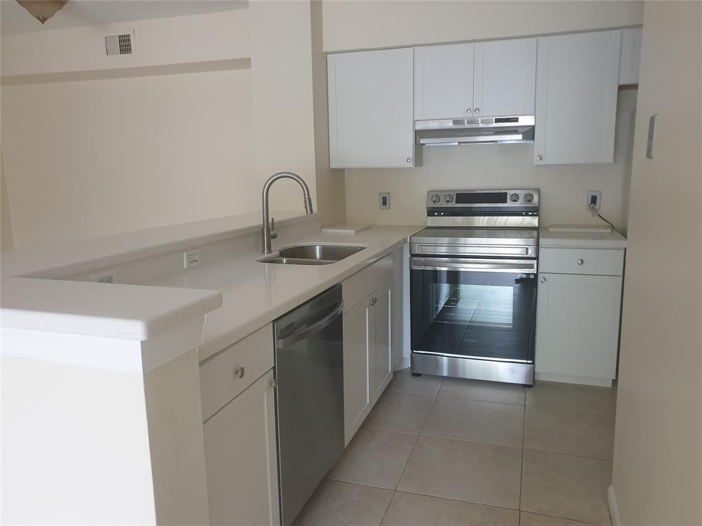 520 S Park Road 18-12, Hollywood, FL 33021, Hollywood - Photo 3