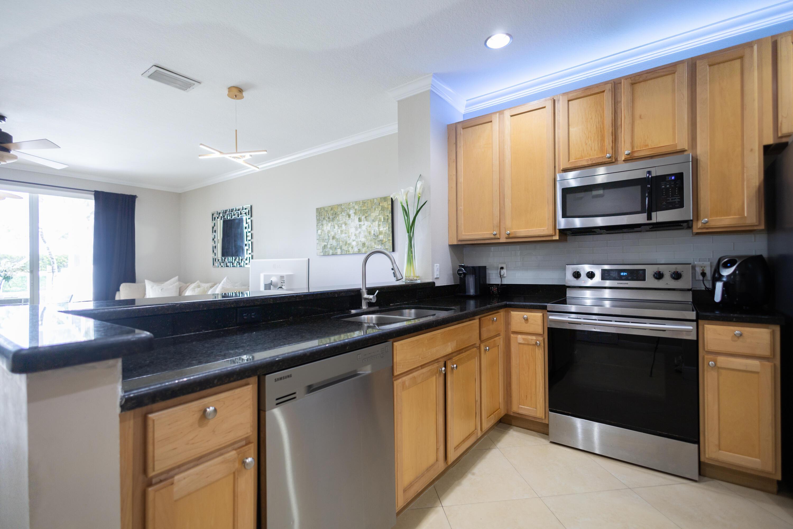 8115 Bellagio Lane, Boynton Beach, FL 33472, Boynton Beach - Photo 5