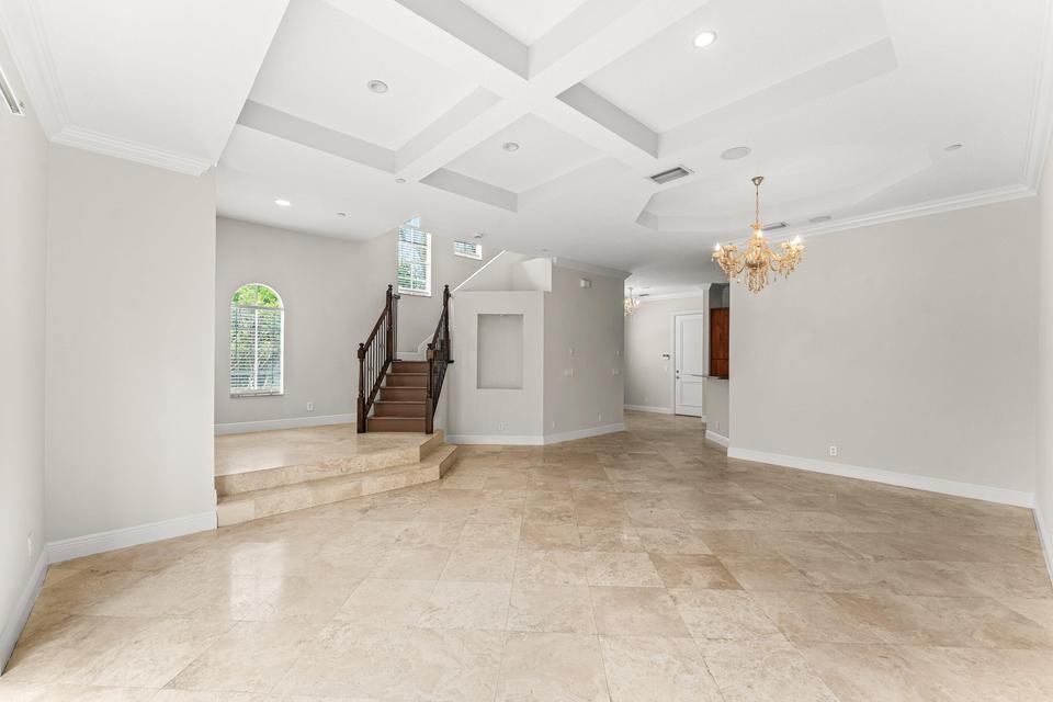 210 NE 69th Circle, Boca Raton, FL 33487, Boca Raton - Photo 5