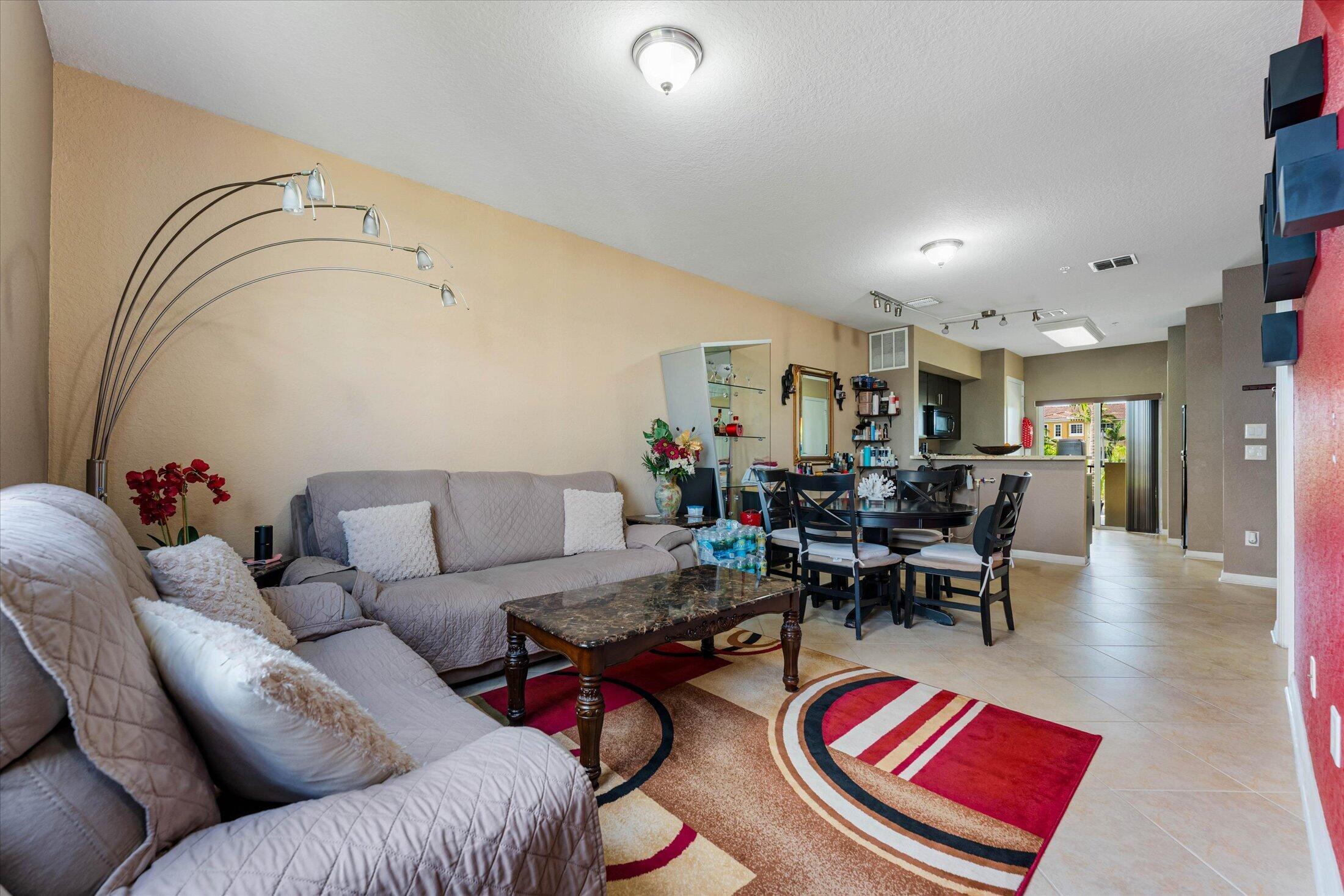 131 NW 2nd Avenue 3, Hallandale, FL 33009, Hallandale - Photo 4