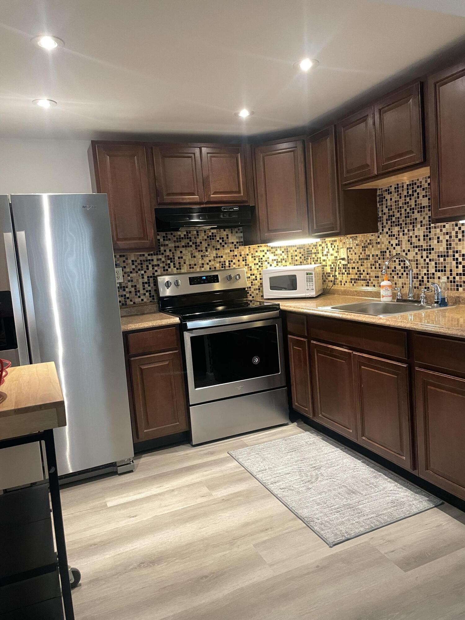 369 Burgundy H 369, Delray Beach, FL 33484, Delray Beach - Photo 2