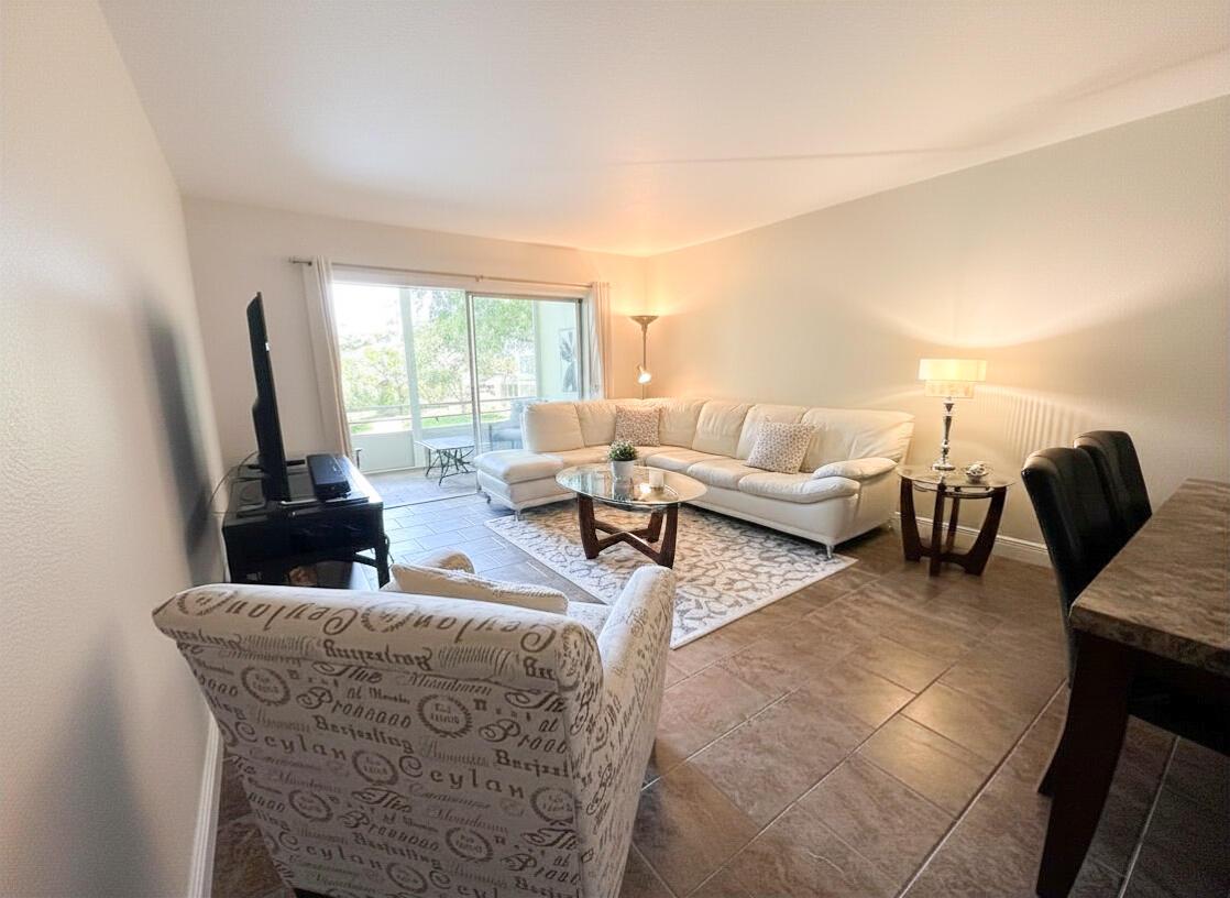 5131 W Oakland Park Boulevard 202, Lauderdale Lakes, FL 33313, Lauderdale Lakes - Photo 2
