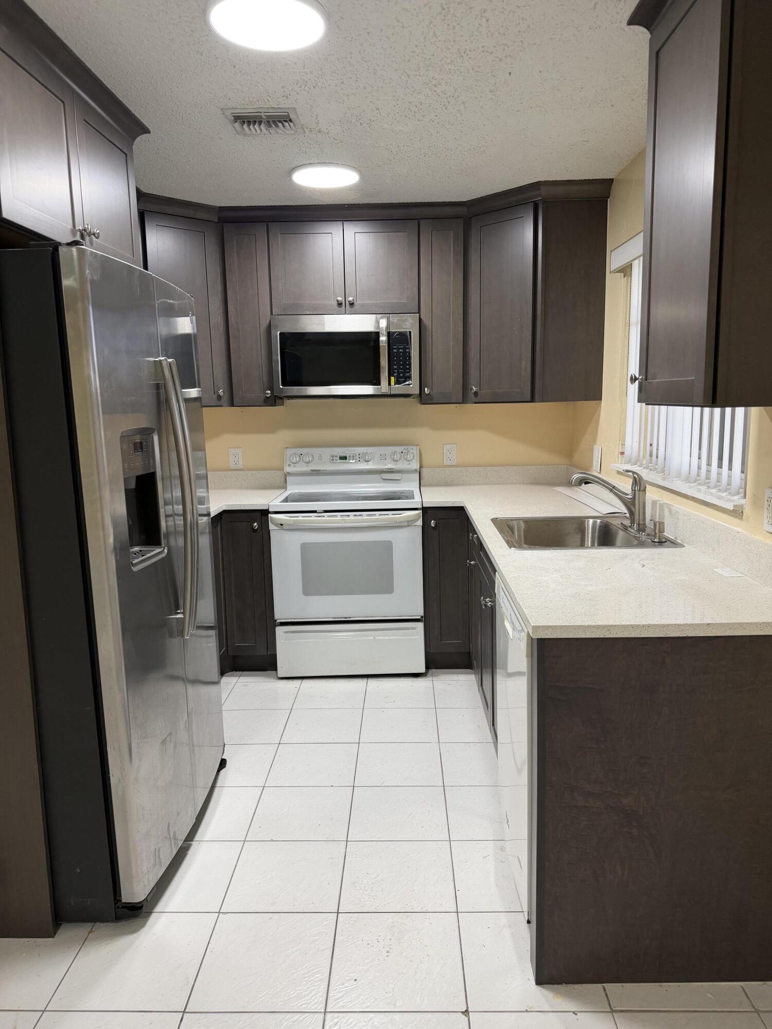 9741 NW 37th Street, Sunrise, FL 33351, Sunrise - Photo 5