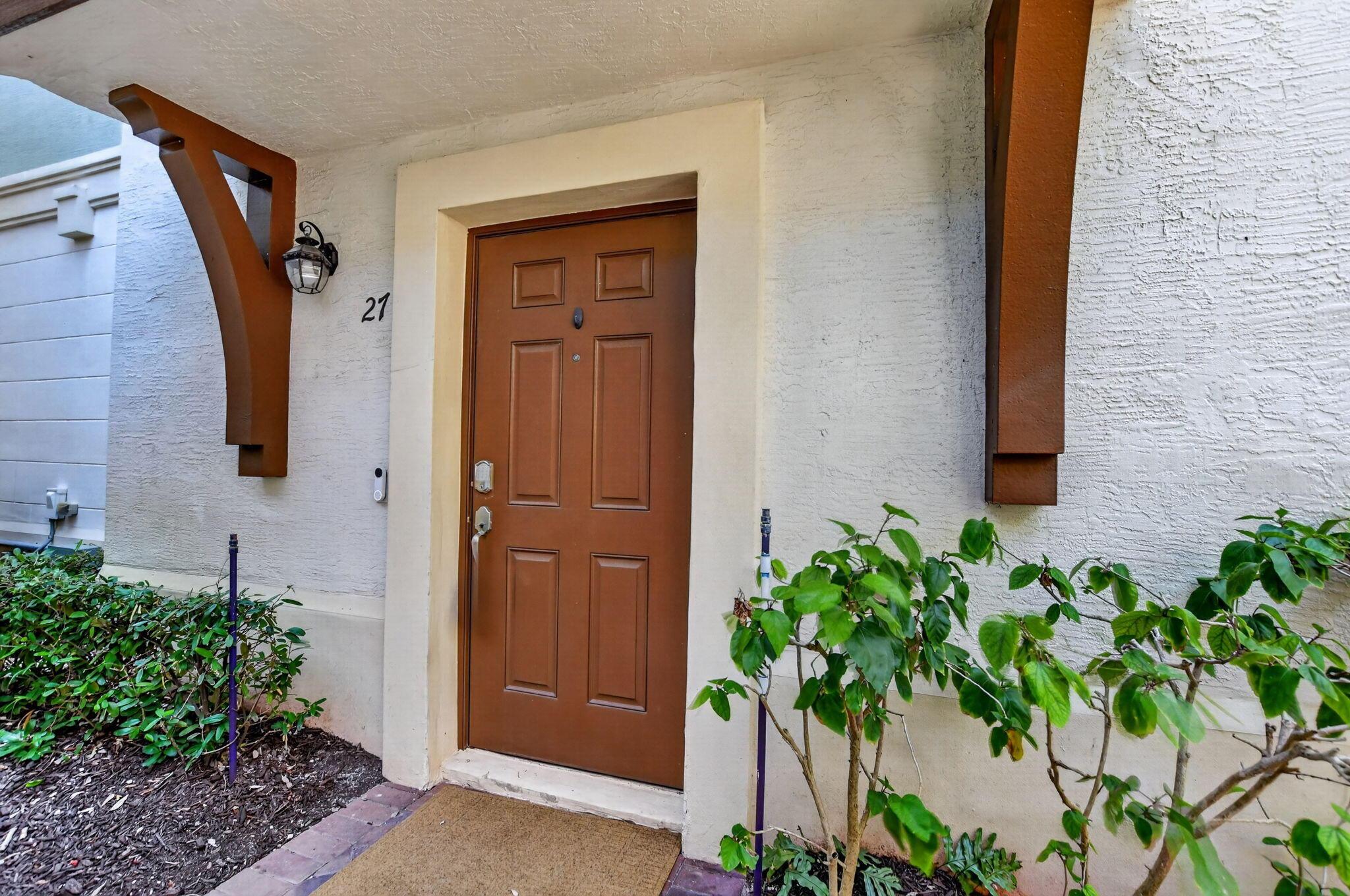 27 NW Hawthorne Place, Boca Raton, FL 33432, Boca Raton - Photo 2
