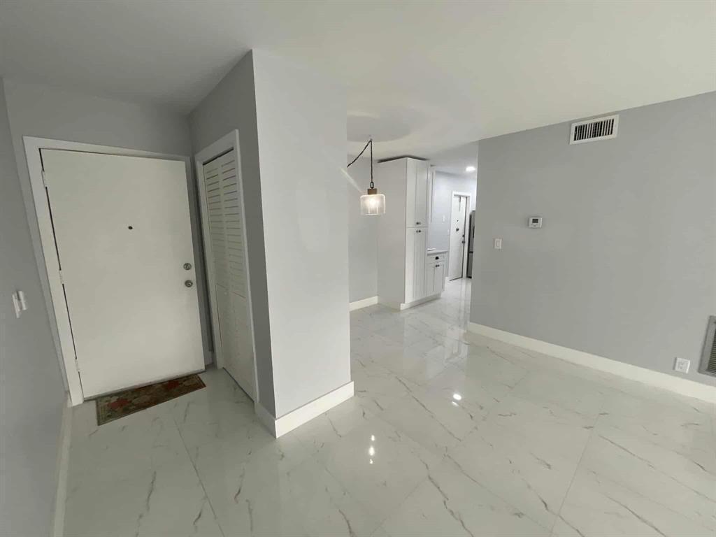 649 W Oakland Park Boulevard W 211a, Oakland Park, FL 33311, Oakland Park - Photo 4