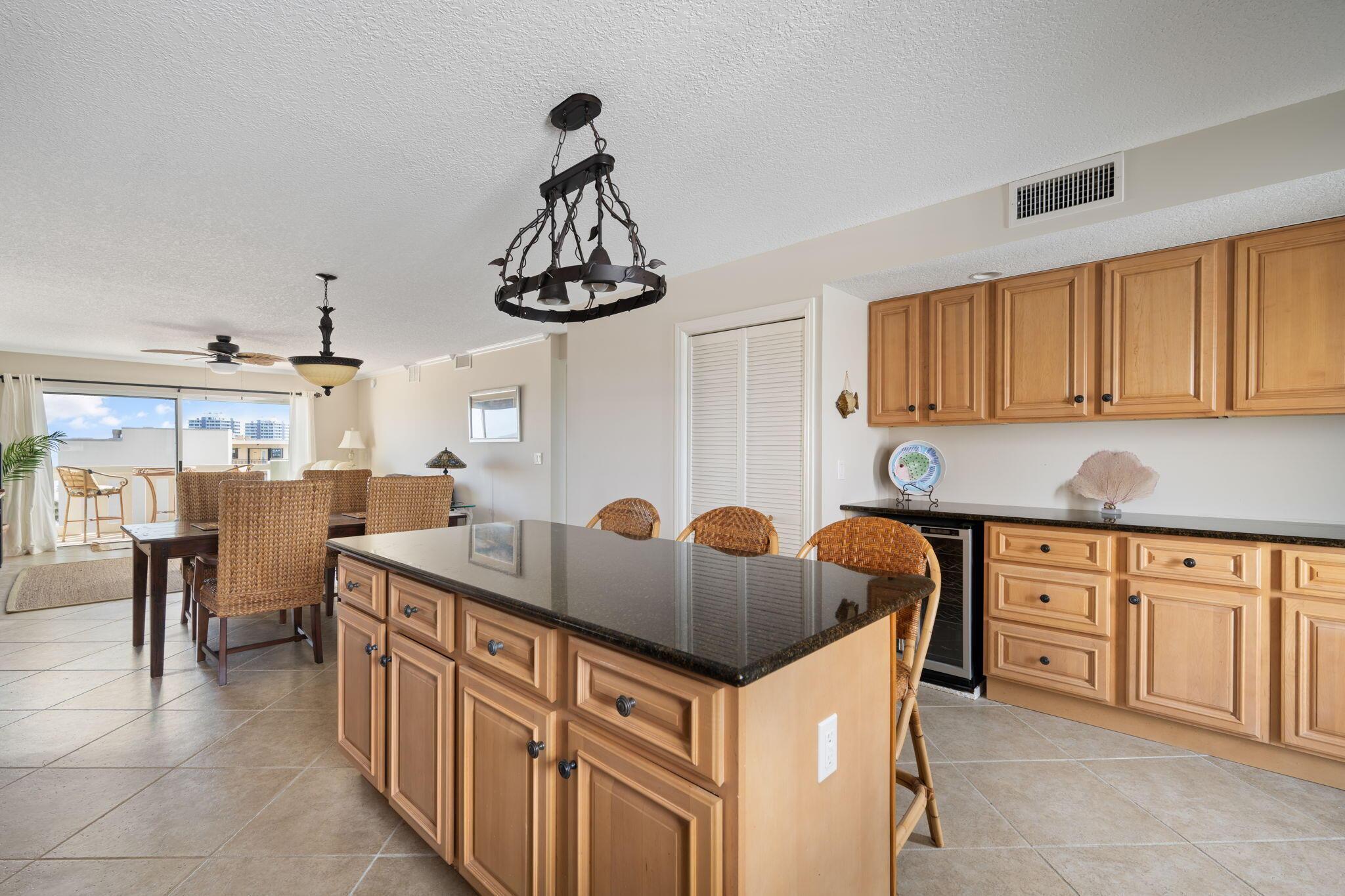 4049 Ocean Drive 505, Vero Beach, FL 32963, Vero Beach - Photo 3